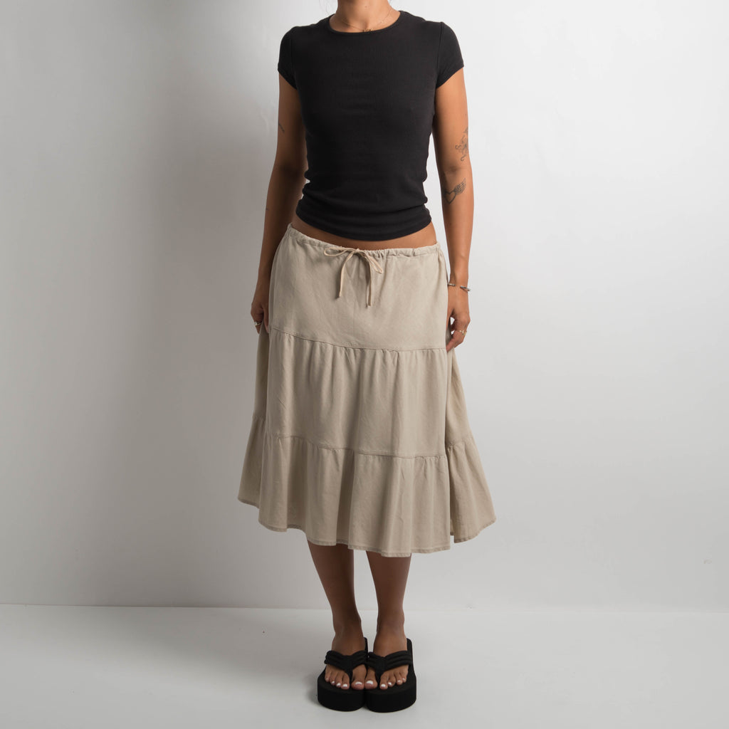 BEIGE TIERED MIDI SKIRT