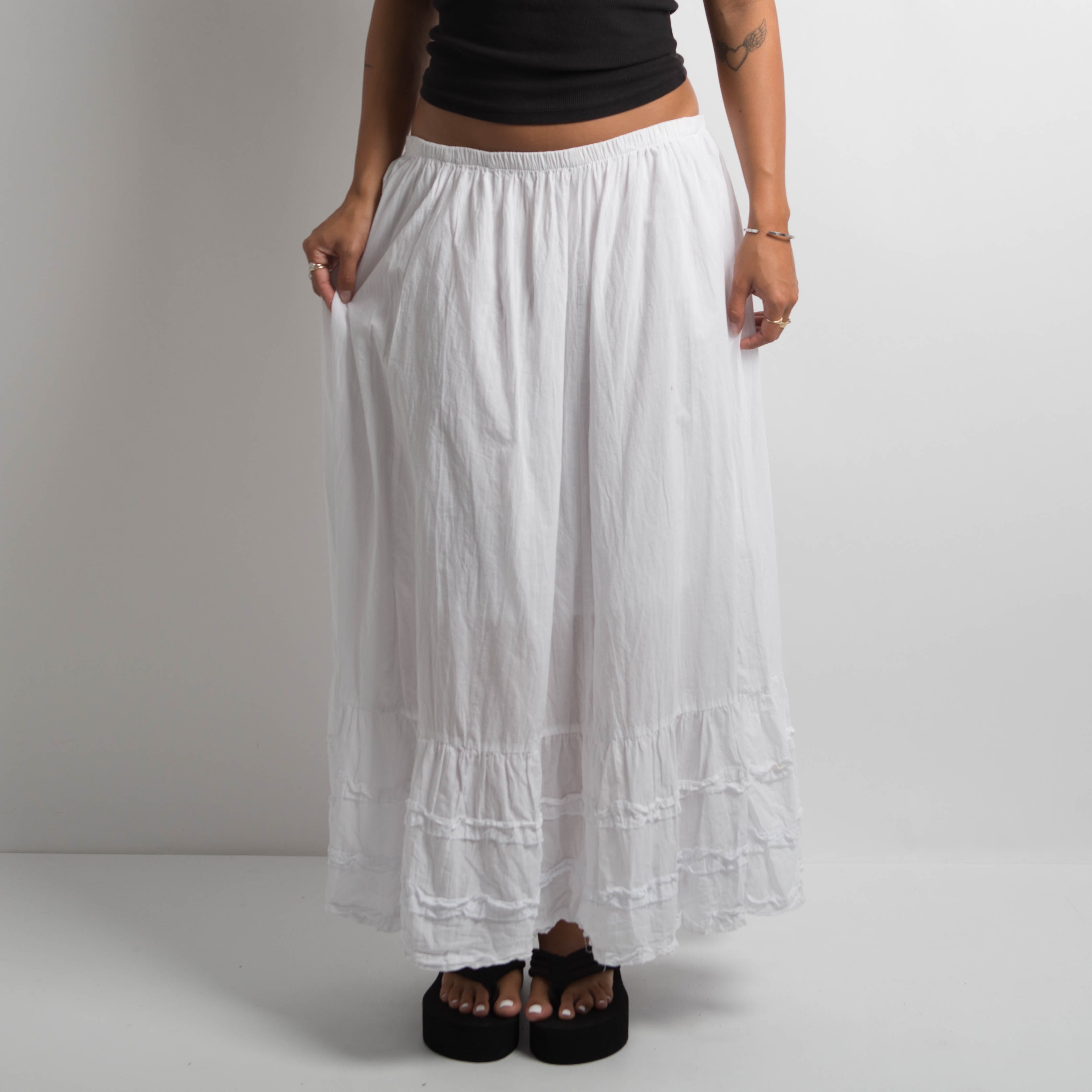 WHITE TIERED LONGLINE SKIRT