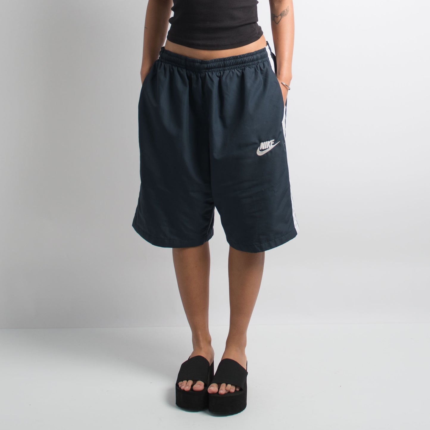 BAGGY NIKE LONGLINE SHORTS