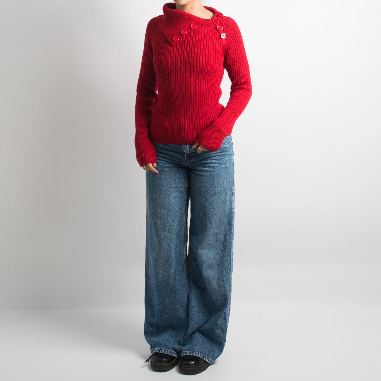 RED RIBBED KNIT SWEATER