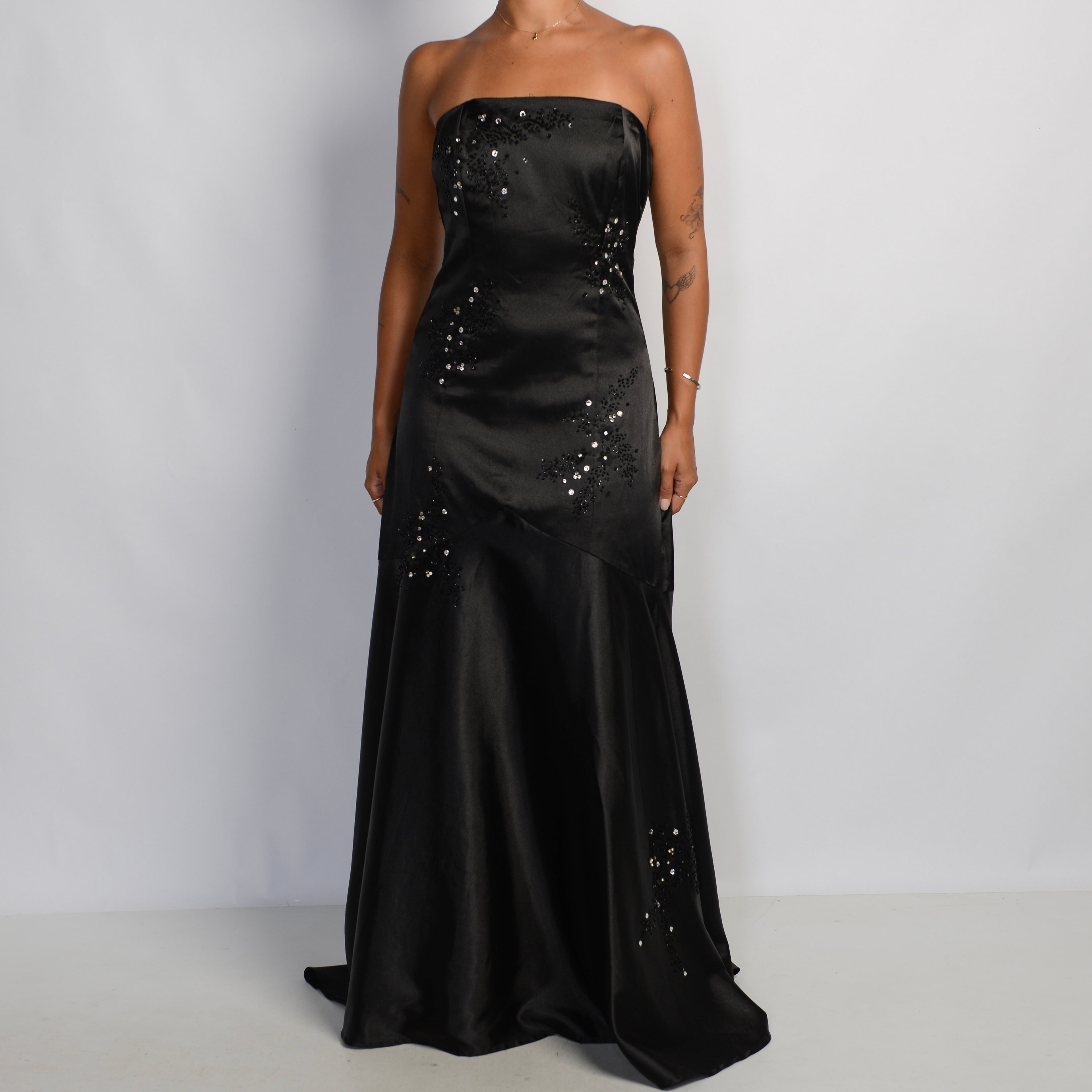 BLACK SATIN STRAPLESS GOWN