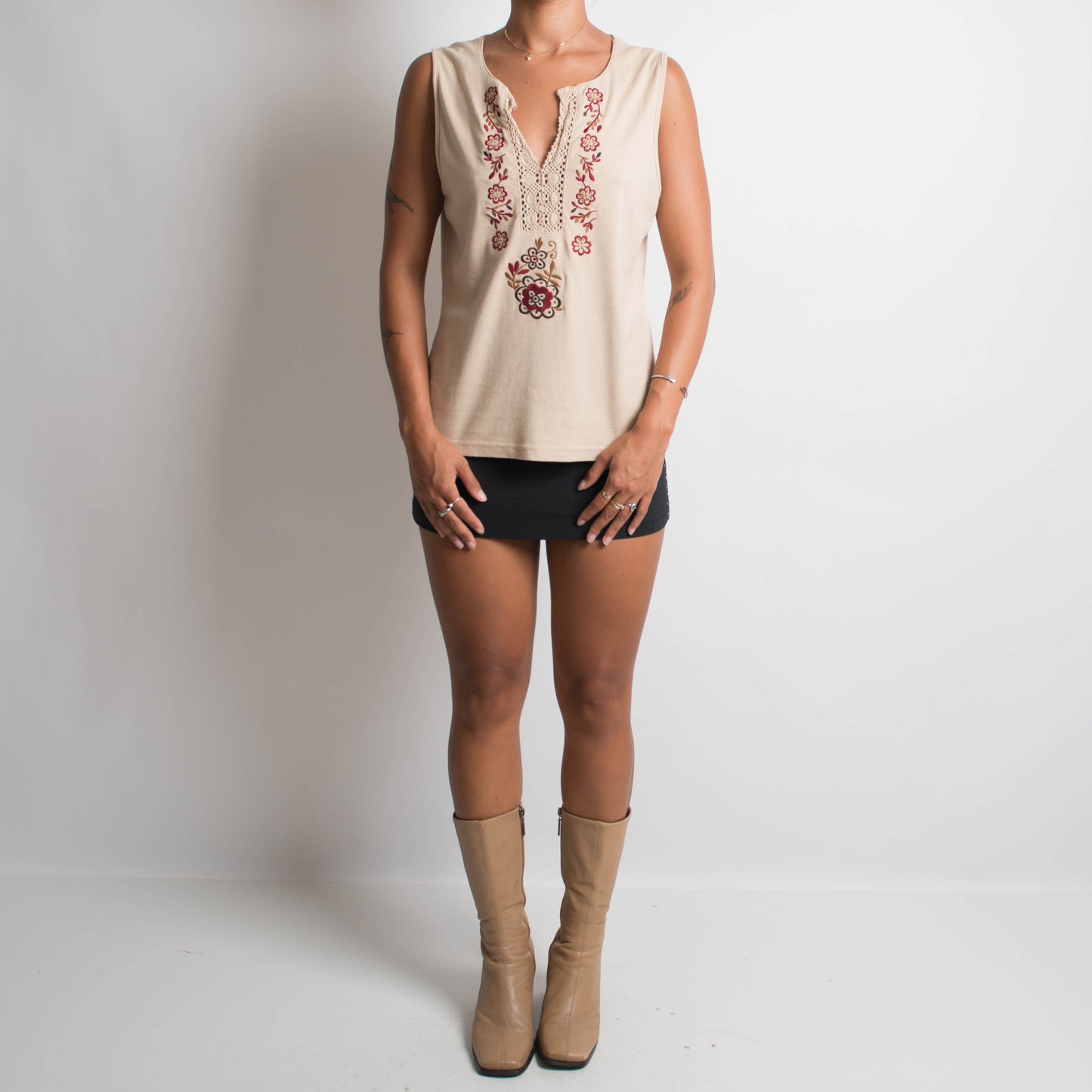 BEIGE EMBROIDERED TOP