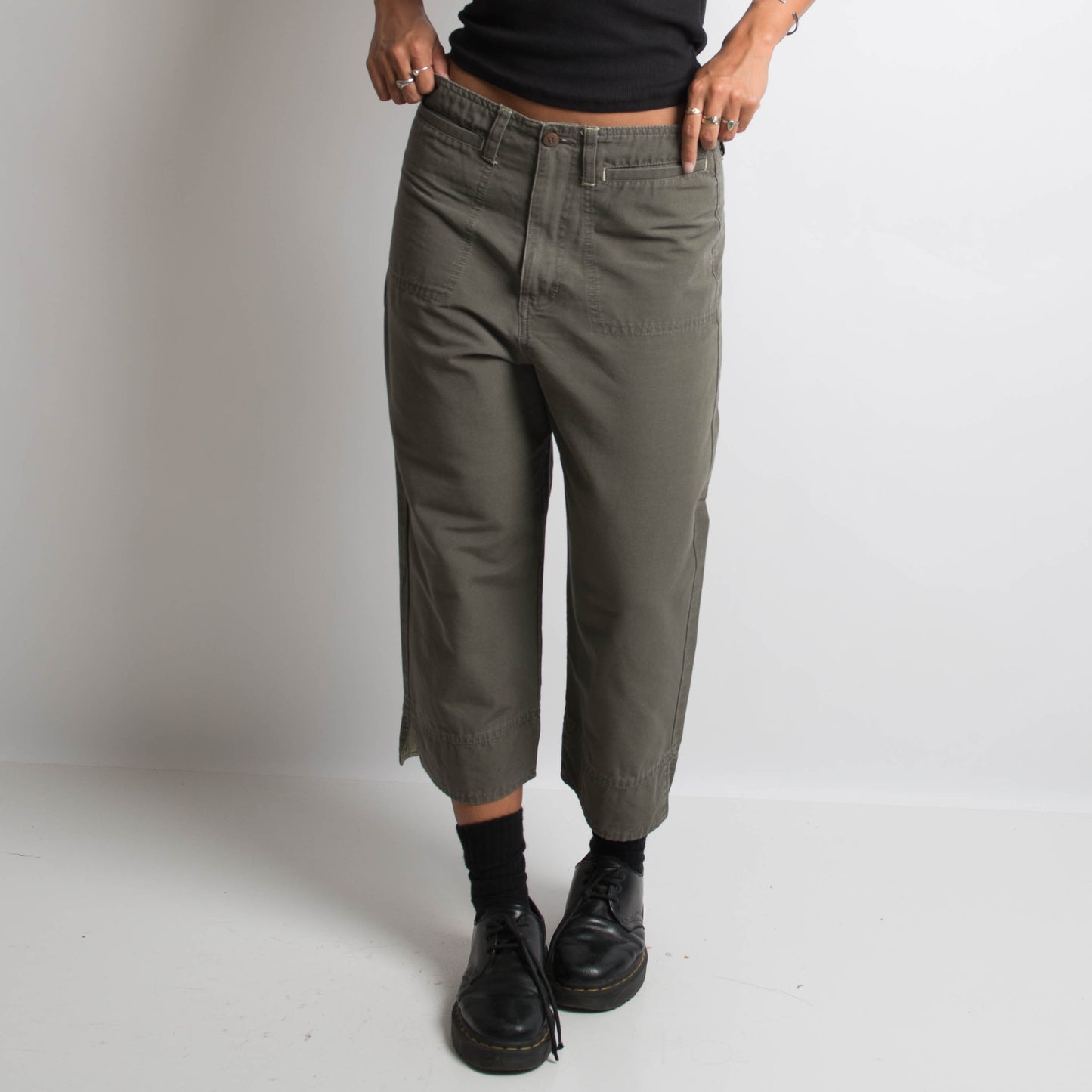 KHAKI CAPRI COTTON PANTS