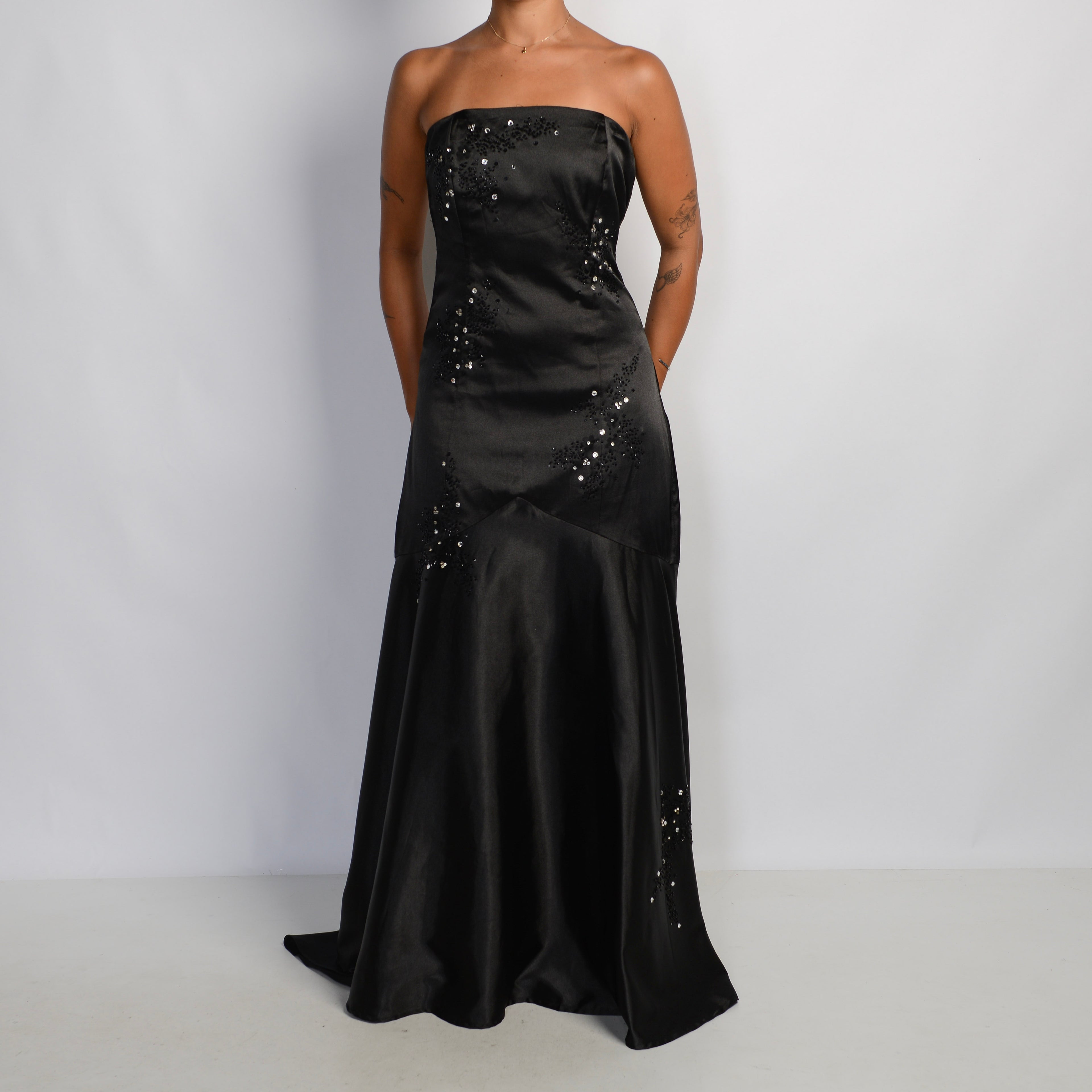 BLACK SATIN STRAPLESS GOWN