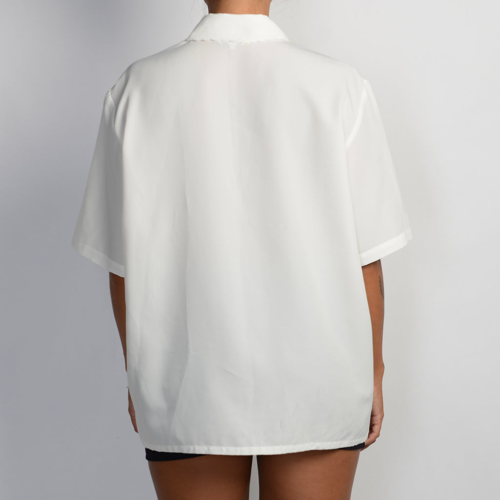BOXY WHITE BLOUSE