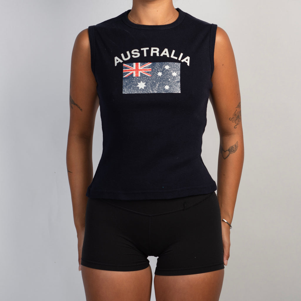 DEEP NAVY GRAPHIC TOP