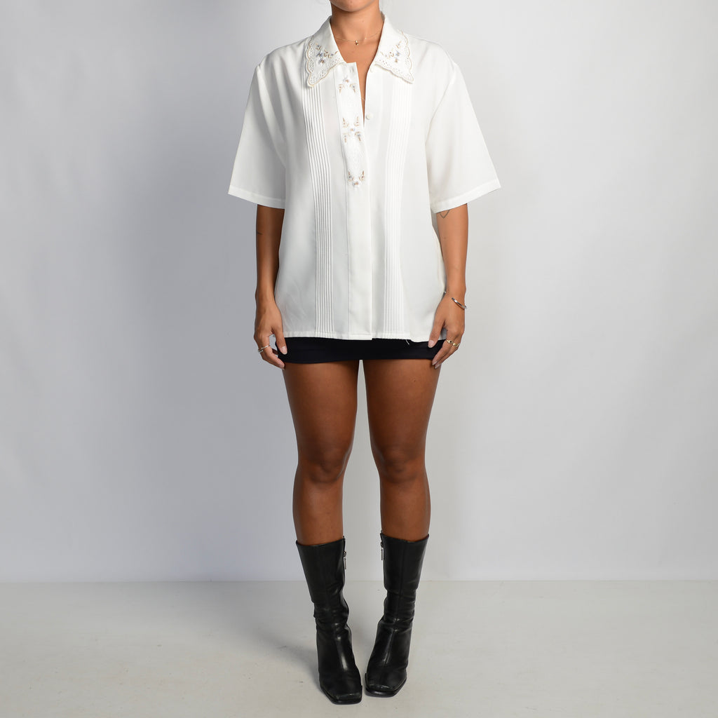 BOXY WHITE BLOUSE