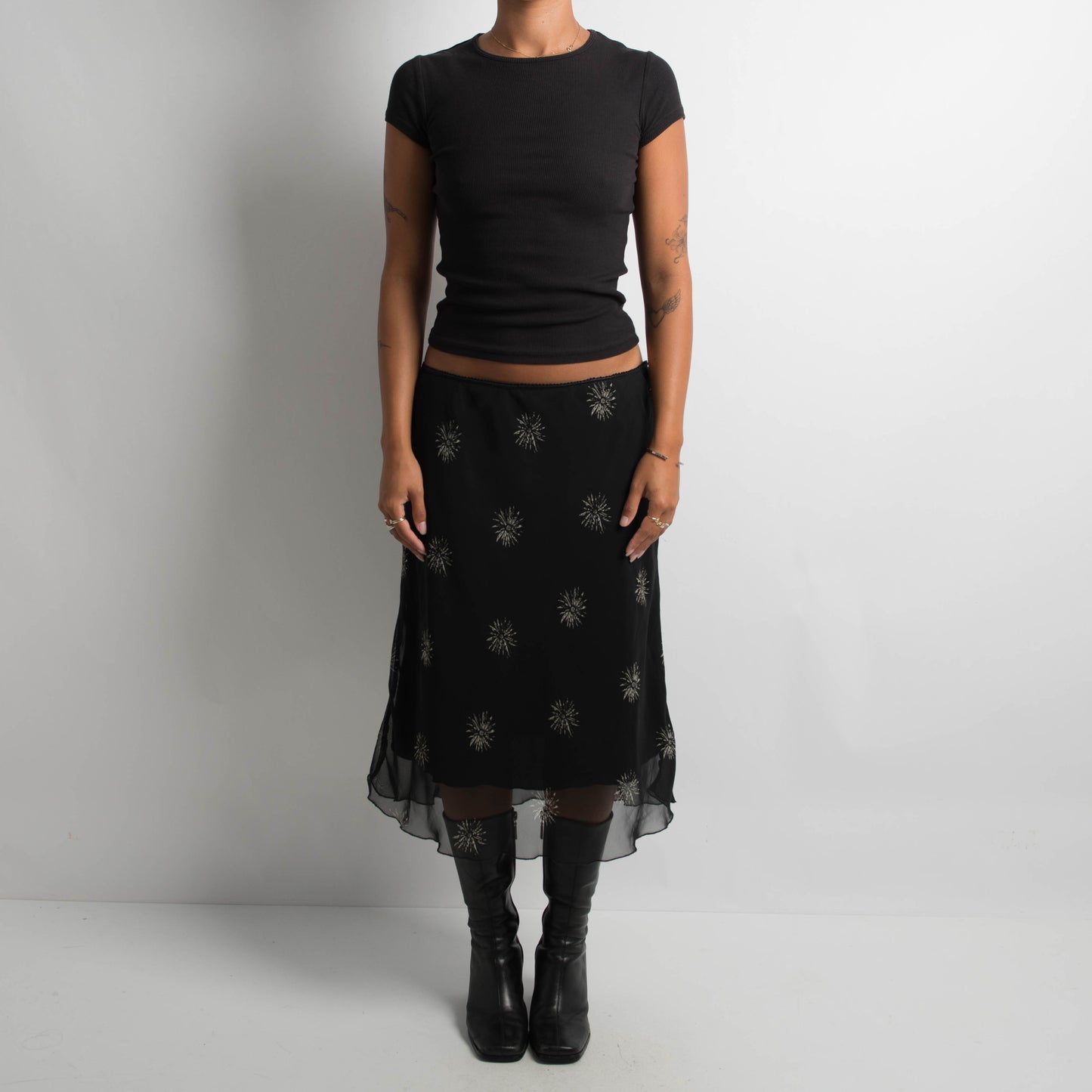 BLACK PATTERNED MIDI SKIRT