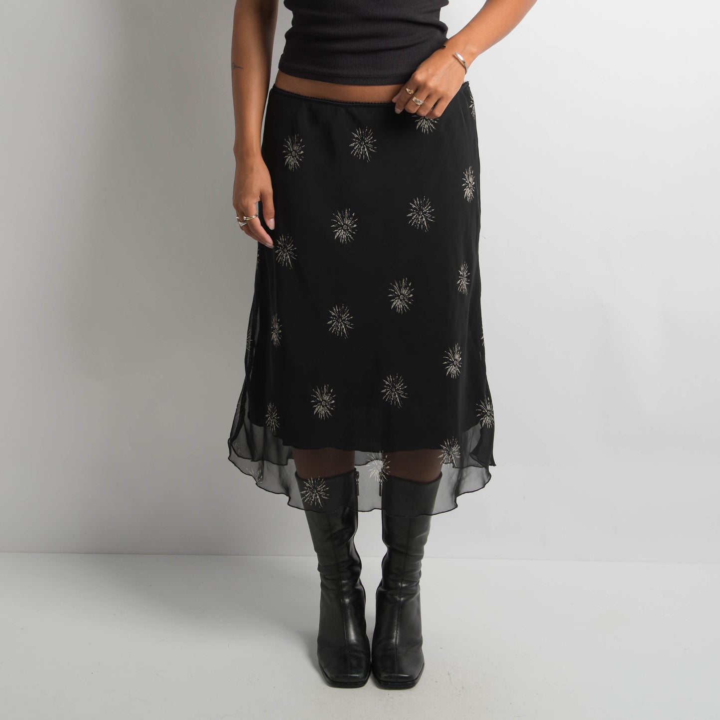 BLACK PATTERNED MIDI SKIRT