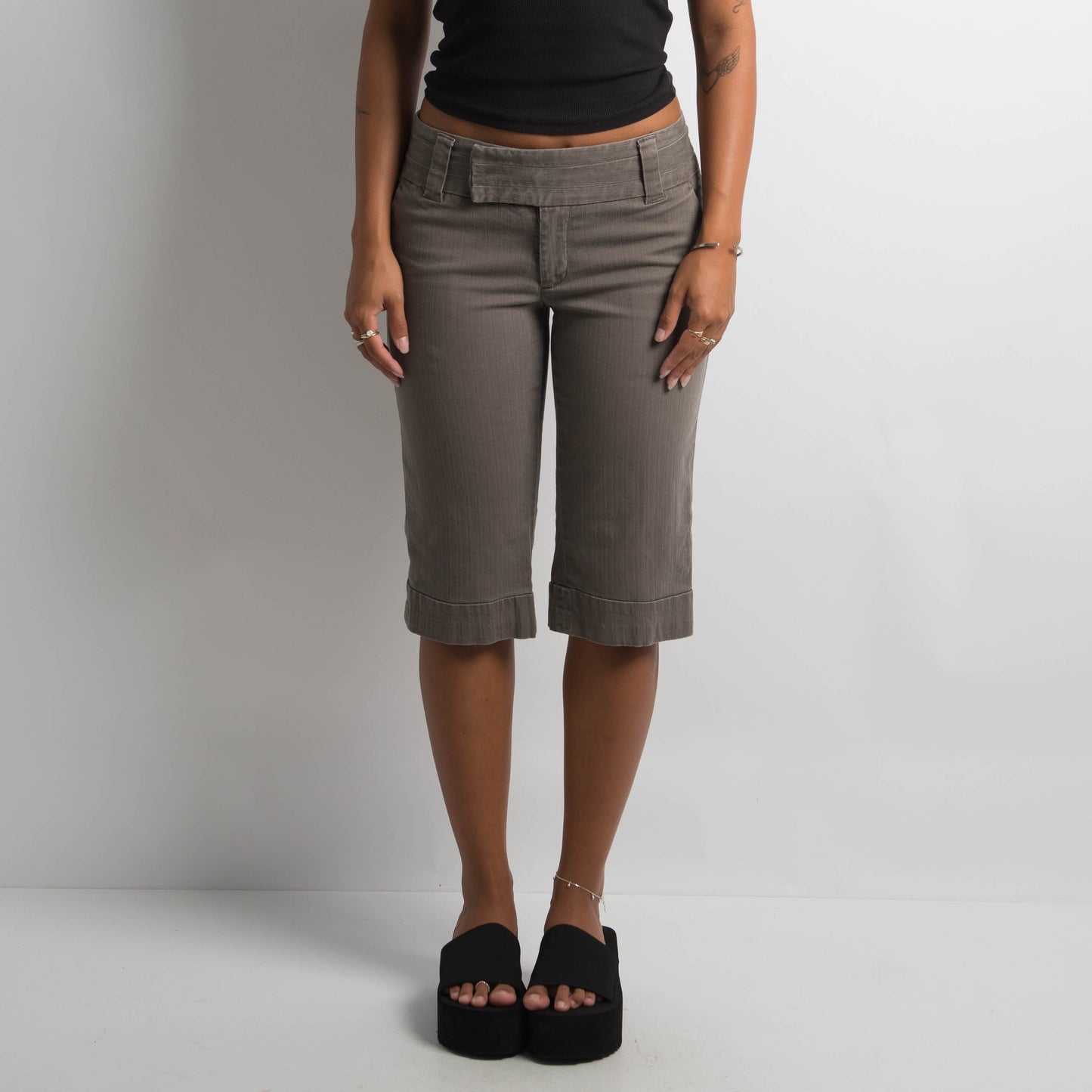 BROWN CAPRI PANTS