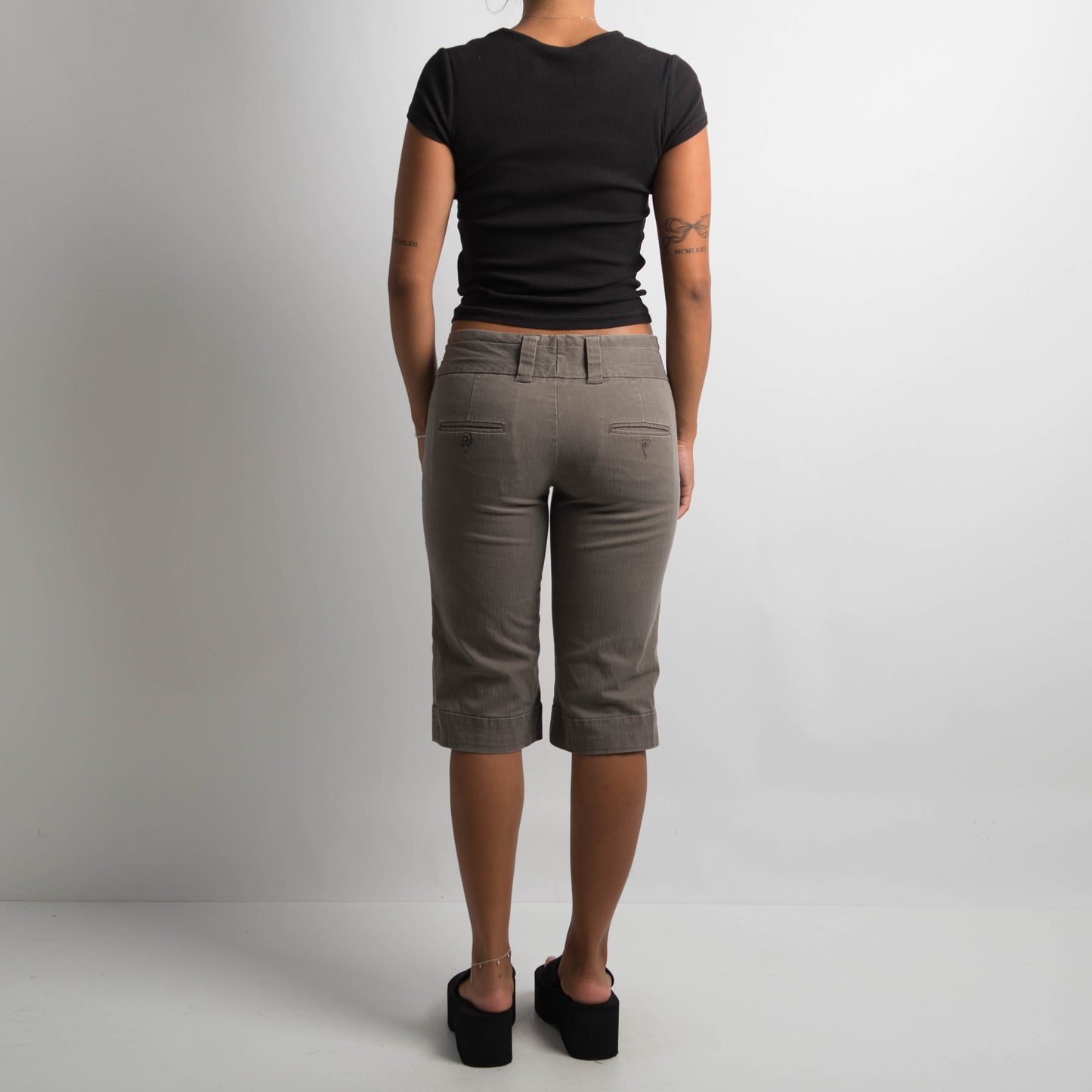 BROWN CAPRI PANTS