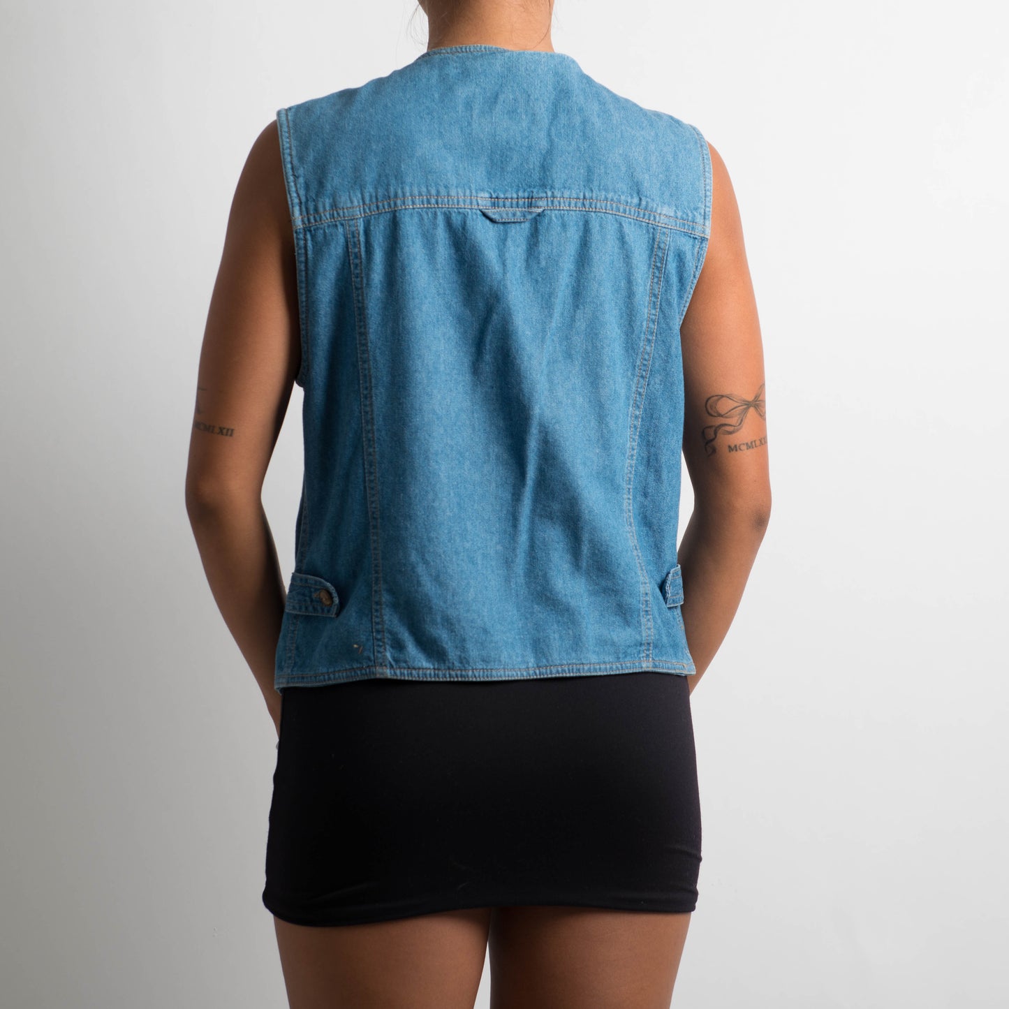 SLEEVELESS DENIM VEST