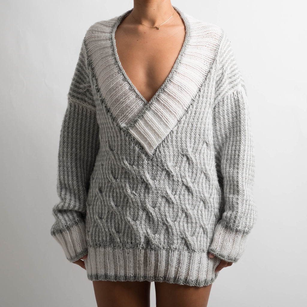 GREY CABLE KNIT SWEATER