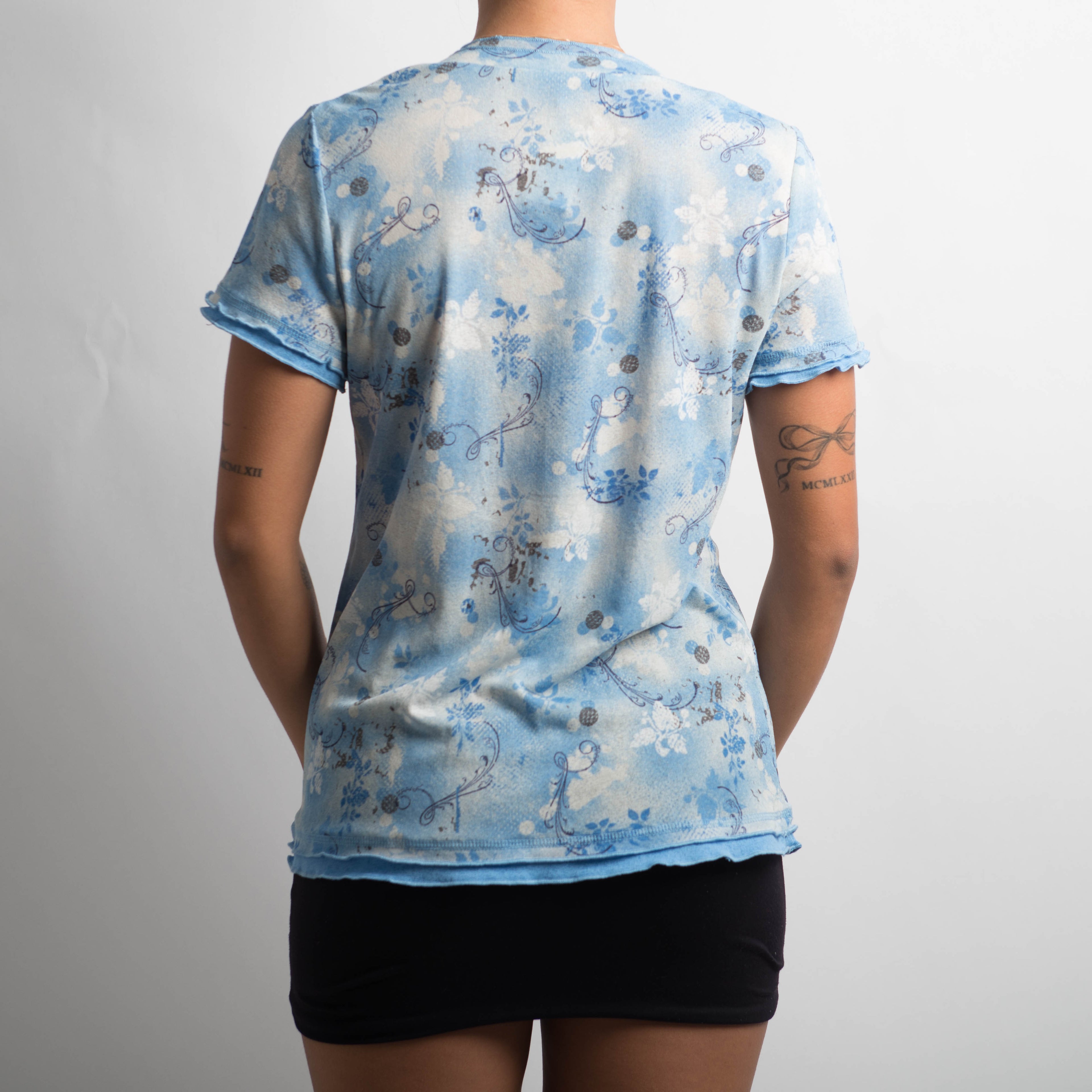 BLUE MESH PATTERN TOP