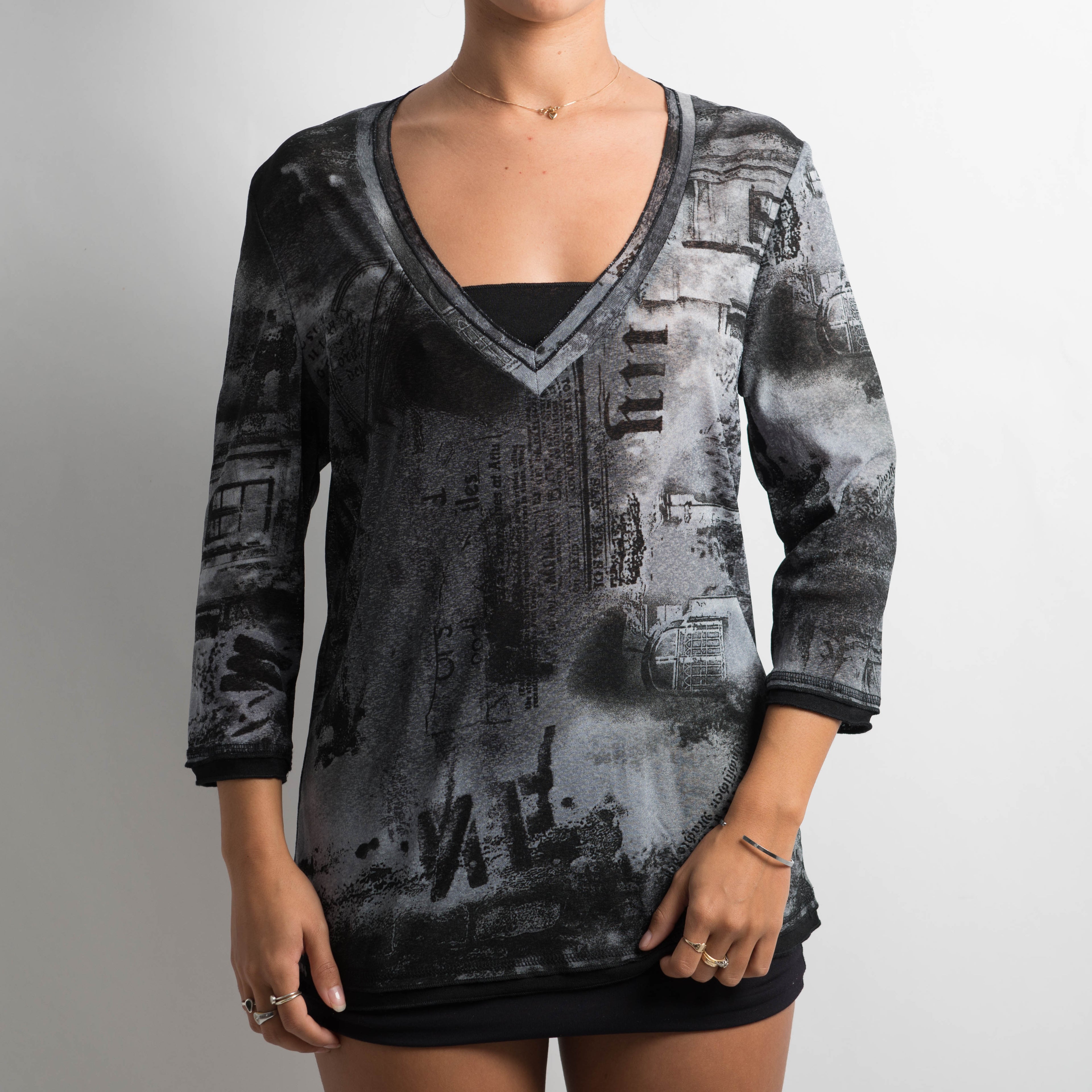 GREY MESH PATTERN TOP