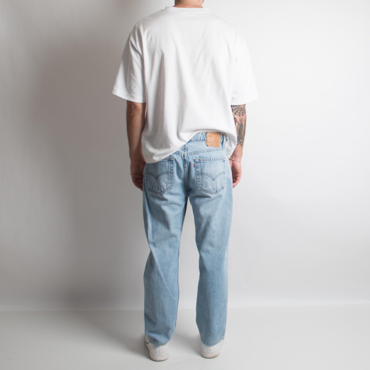 LEVI'S 504 LIGHT WASH JEANS