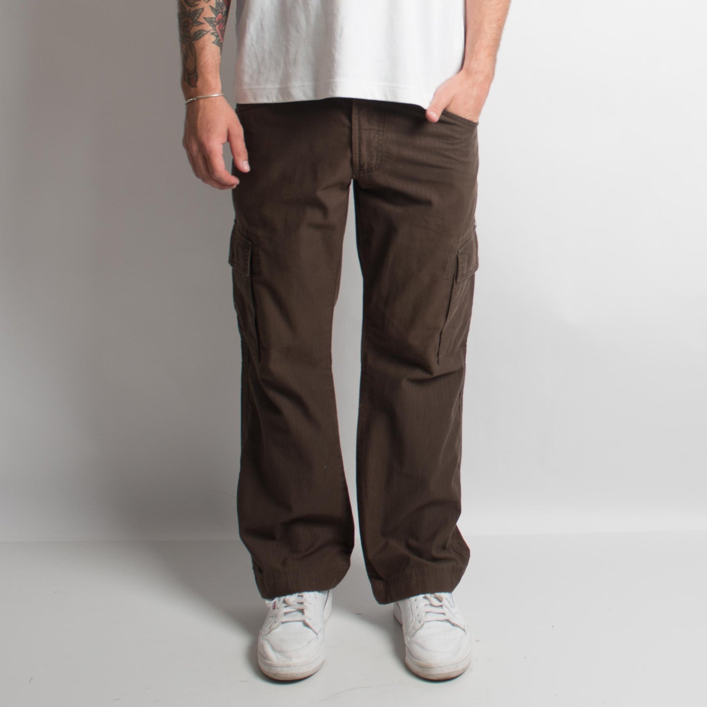 PANTALON CARGO EN VELOURS CÔTELÉ MARRON