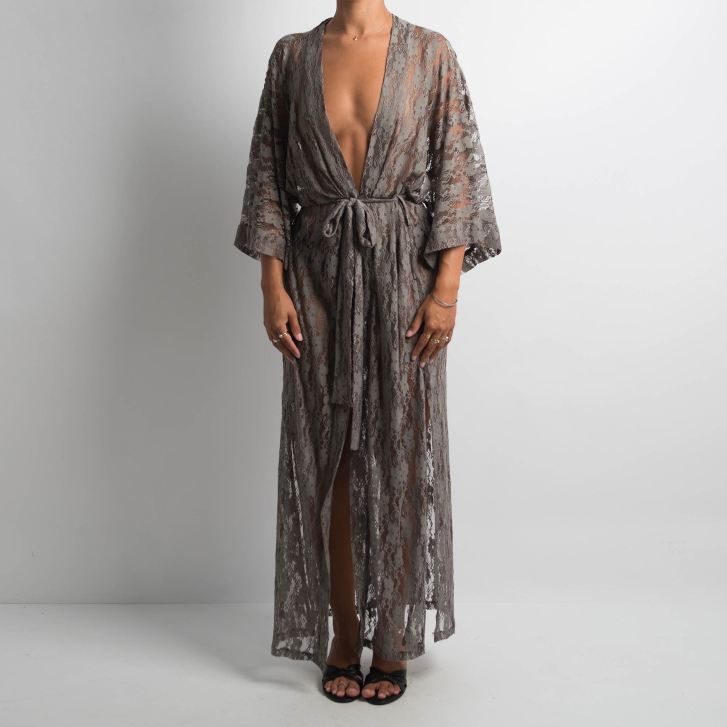 GREY STRETCH LACE ROBE