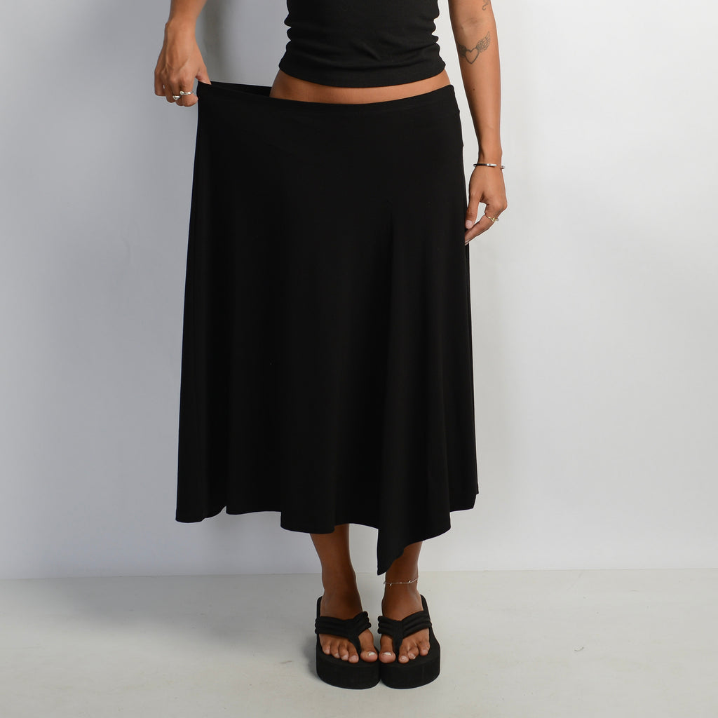 BLACK LONGLINE SKIRT