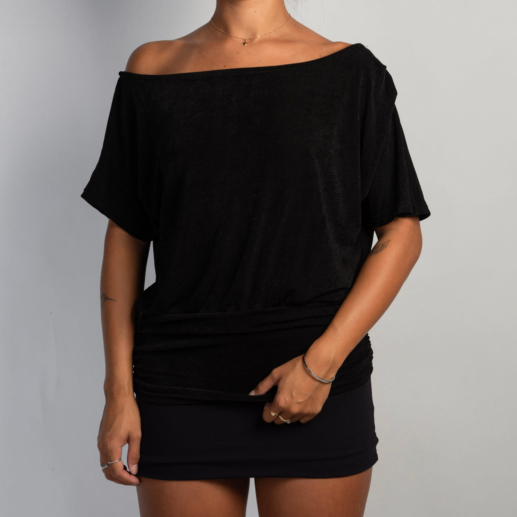 BLACK WIDE NECKLINE TOP