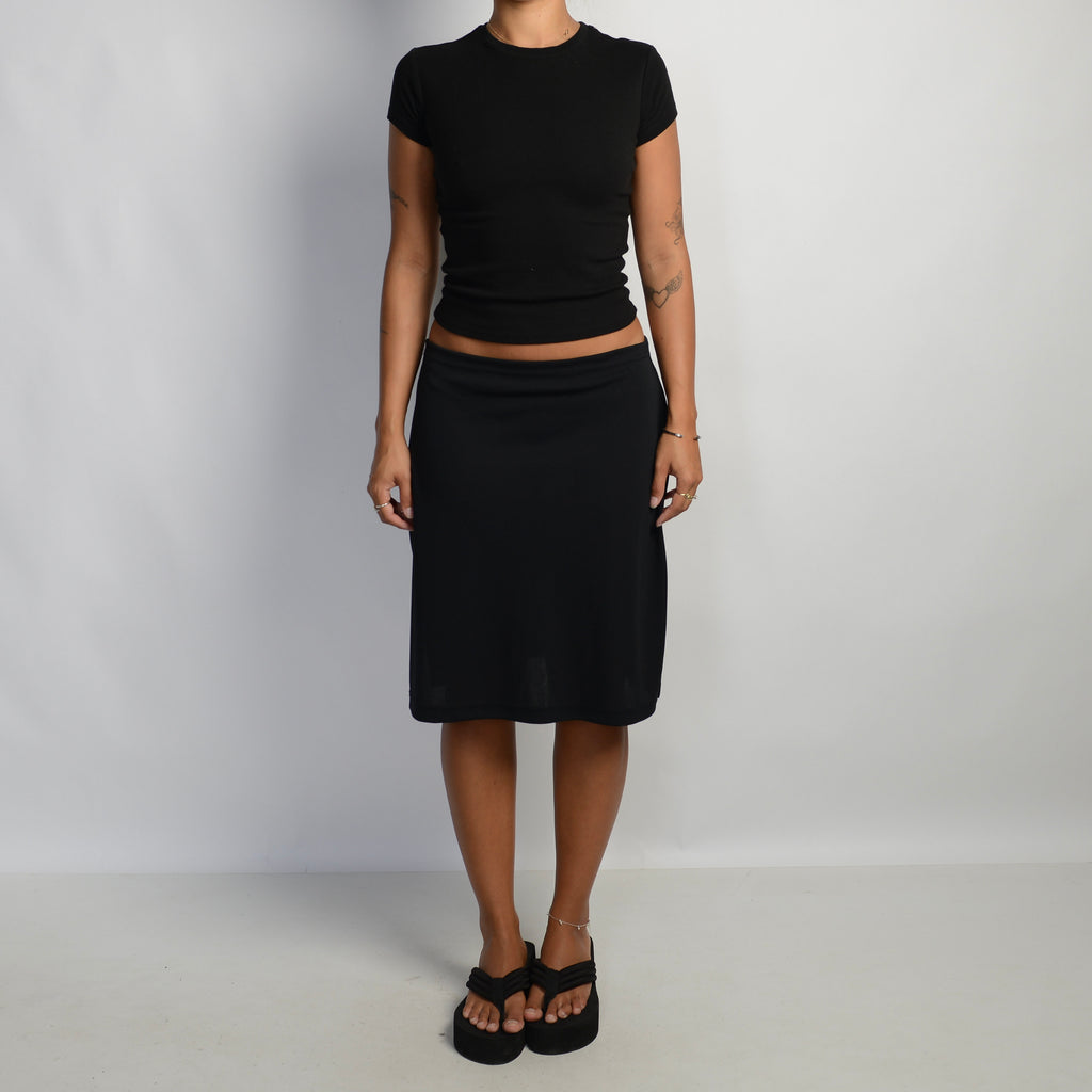 BLACK STRETCH MIDI SKIRT
