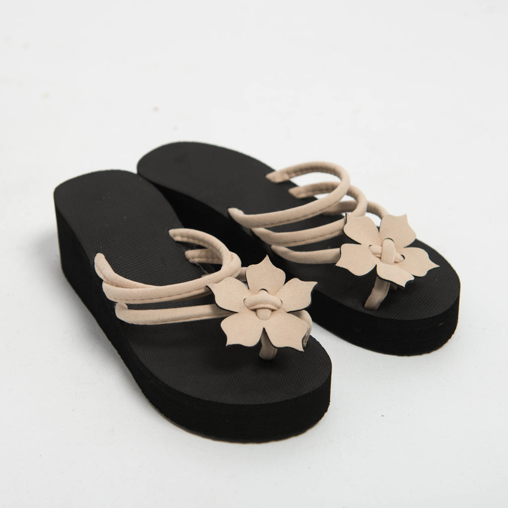 STRAPPY PLATFORM SANDALS