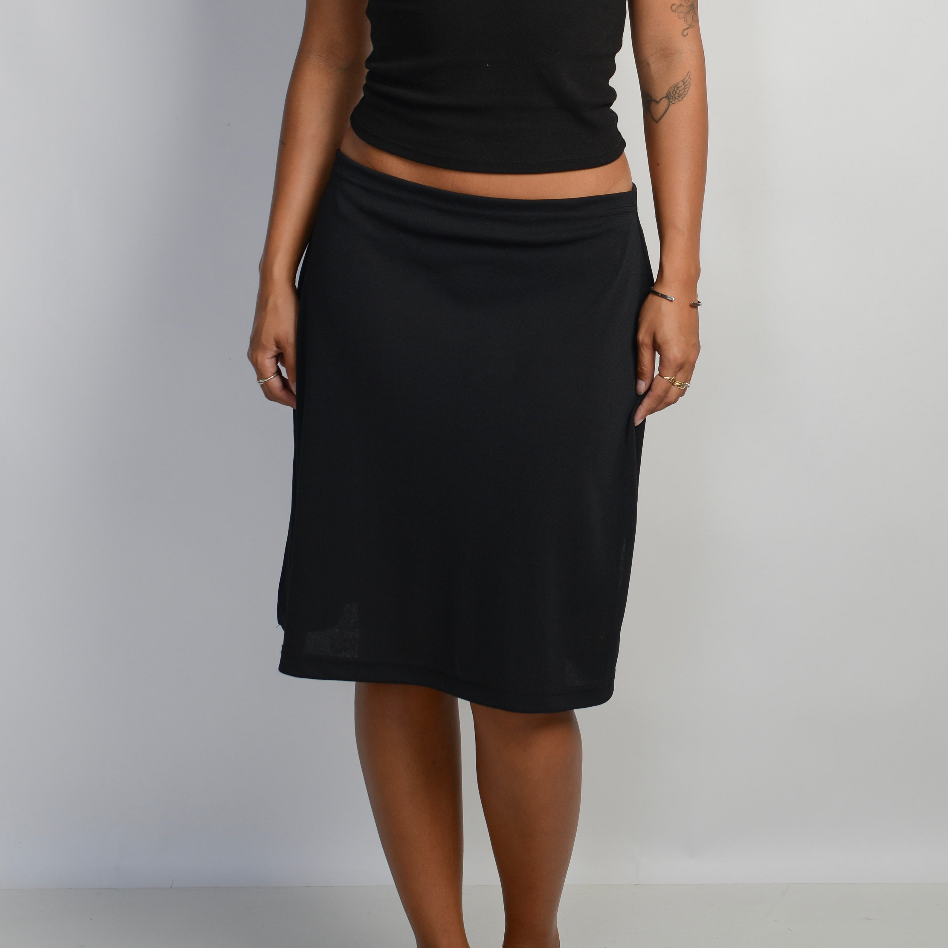 BLACK STRETCH MIDI SKIRT