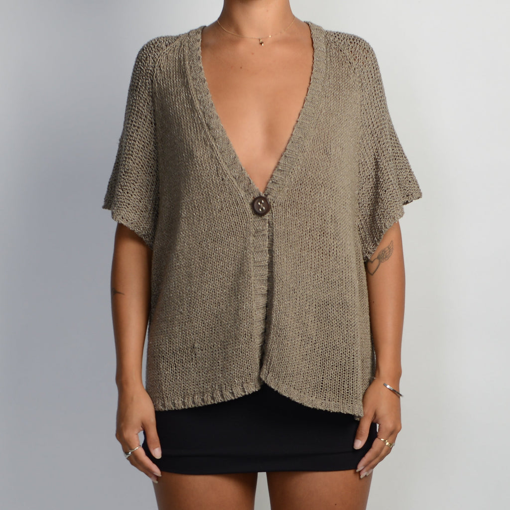 BROWN KNIT BUTTON TOP