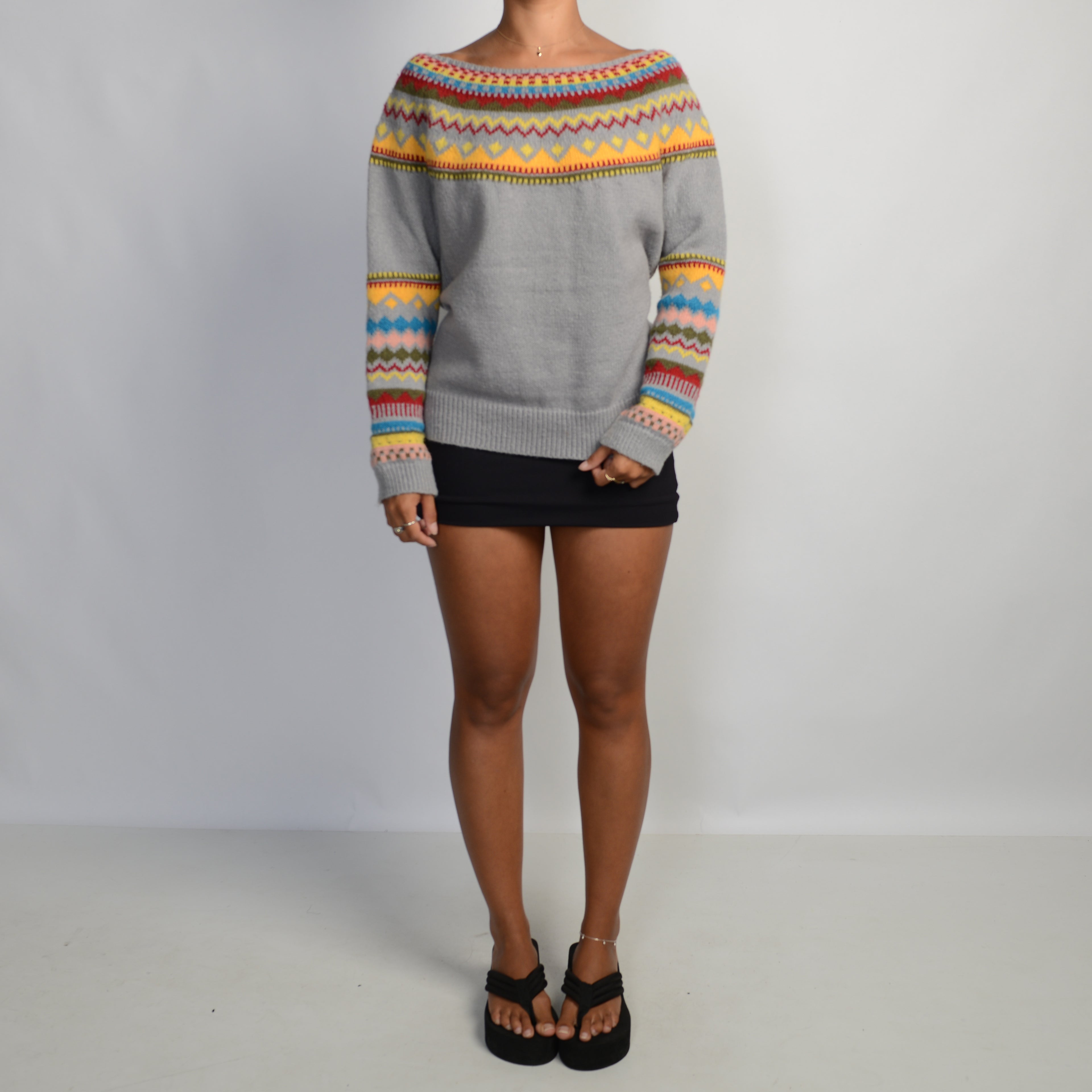 GREY PATTERN KNIT SWEATER