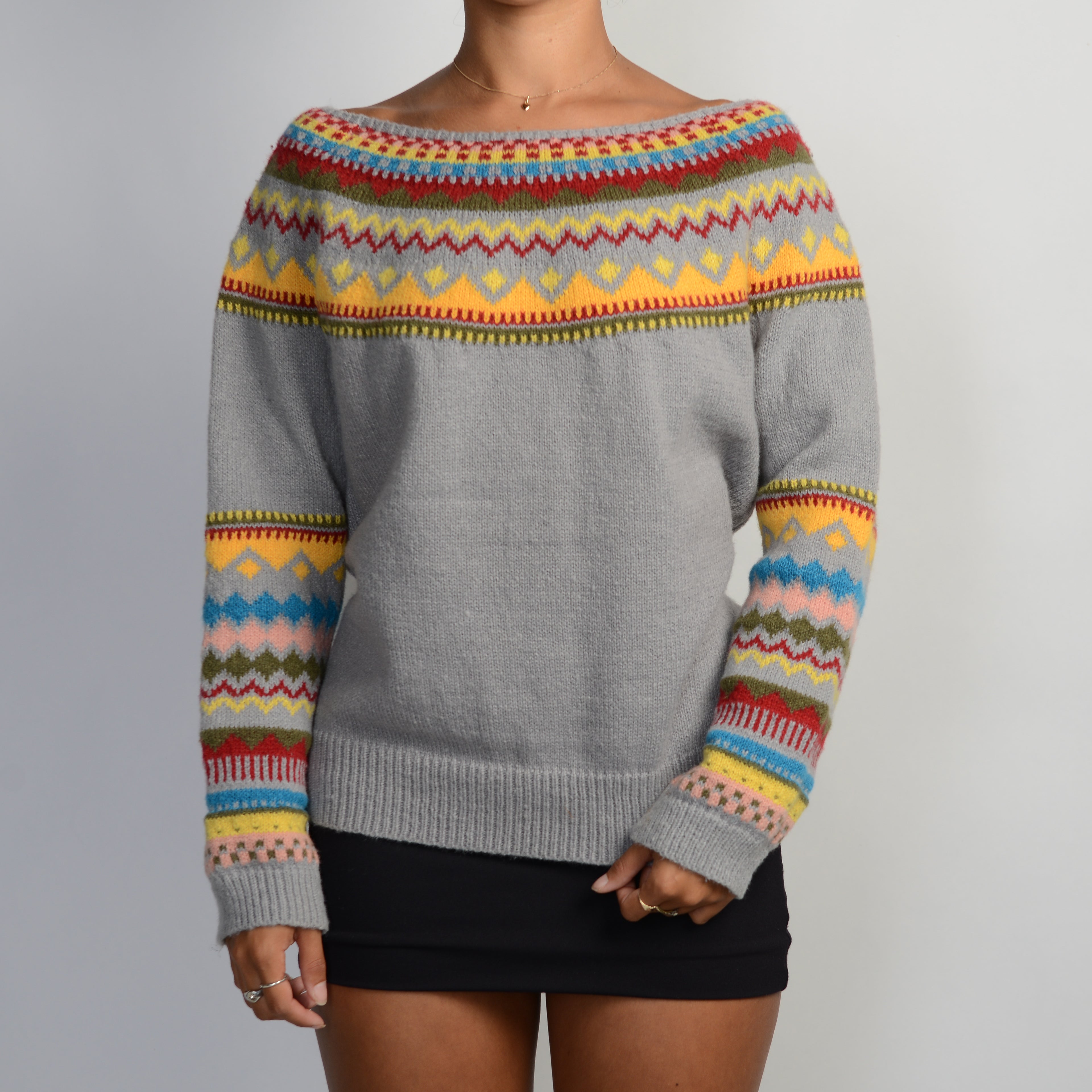 GREY PATTERN KNIT SWEATER