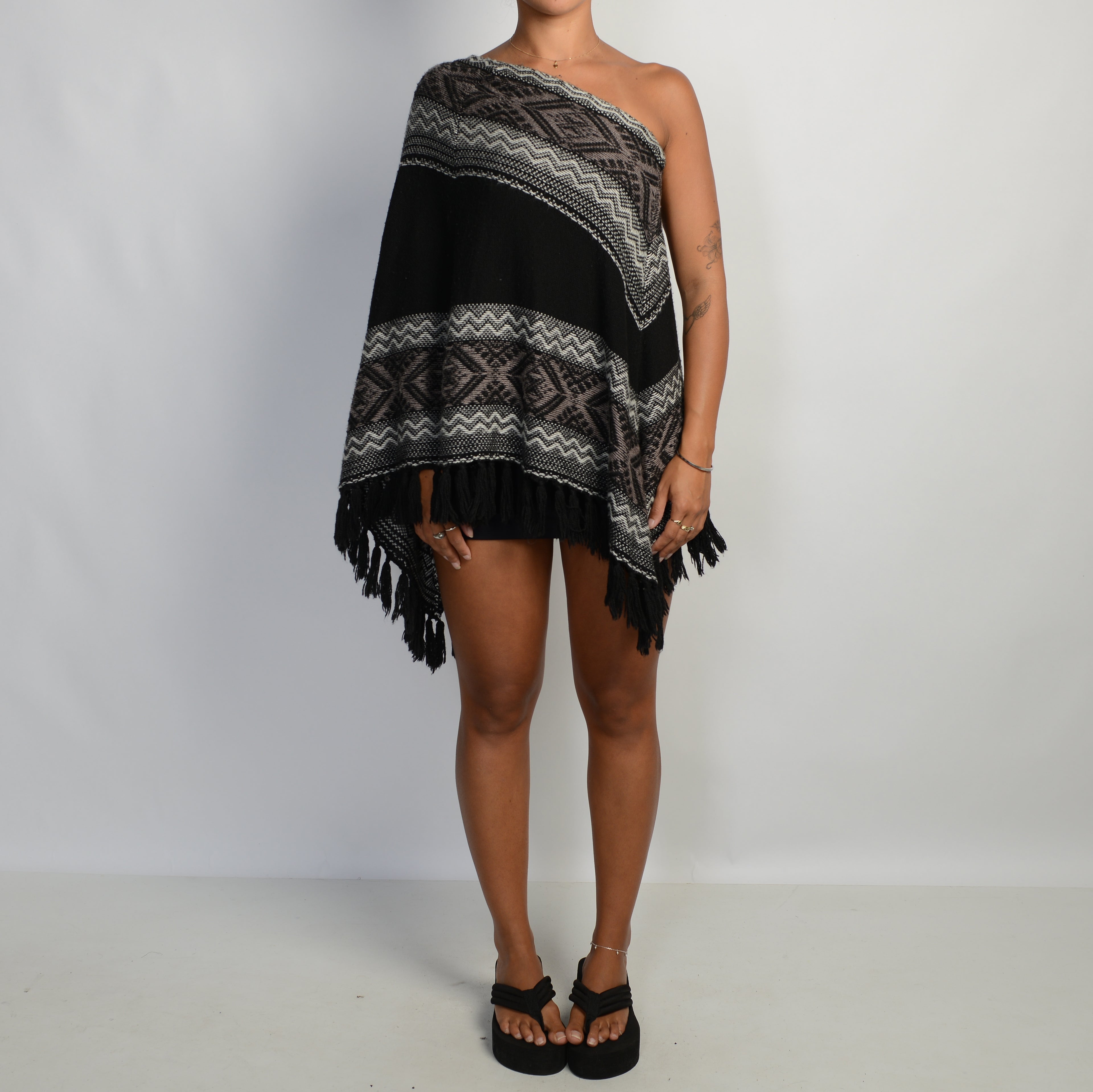 BLACK PATTERN PONCHO