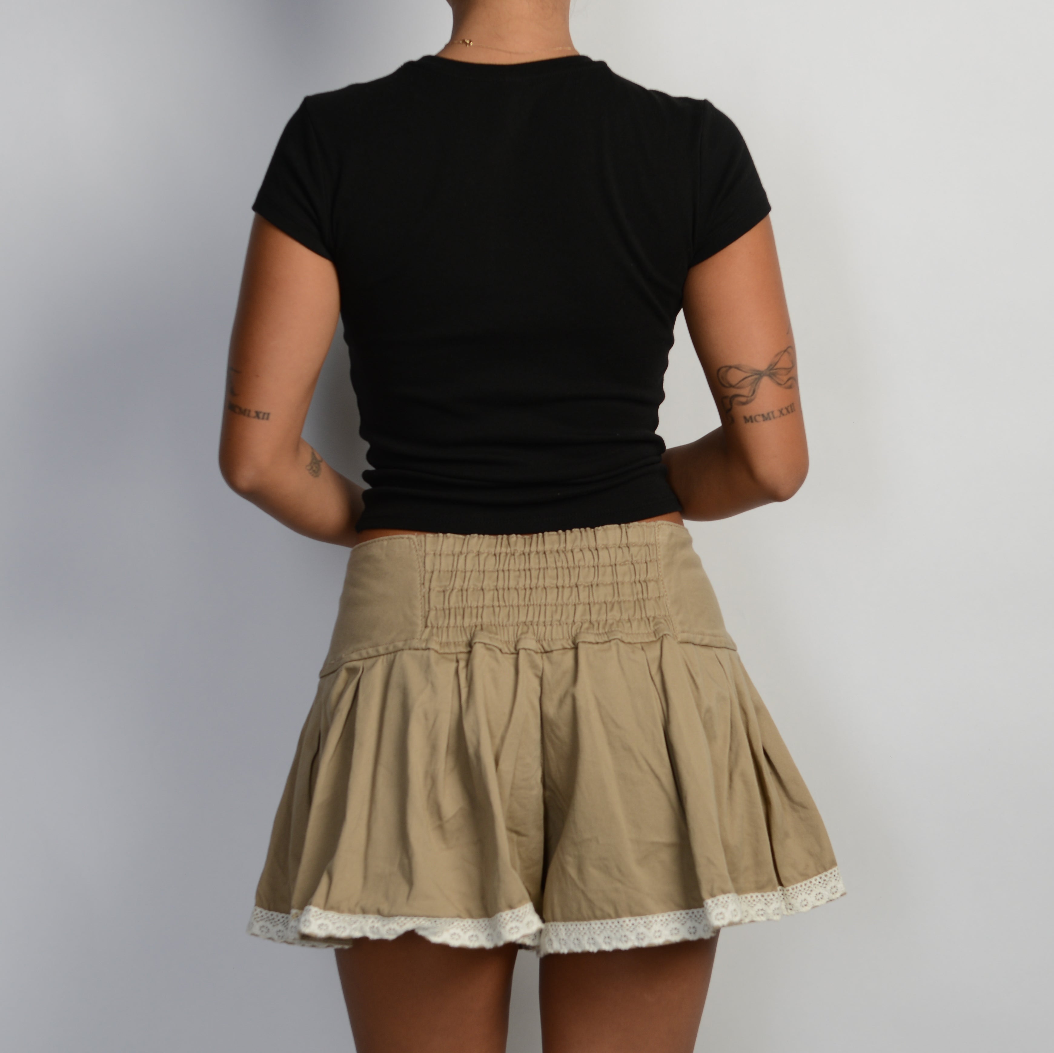 TAN PLEATED SHORTS