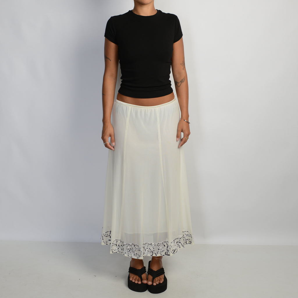 CREAM MESH LONGLINE SKIRT