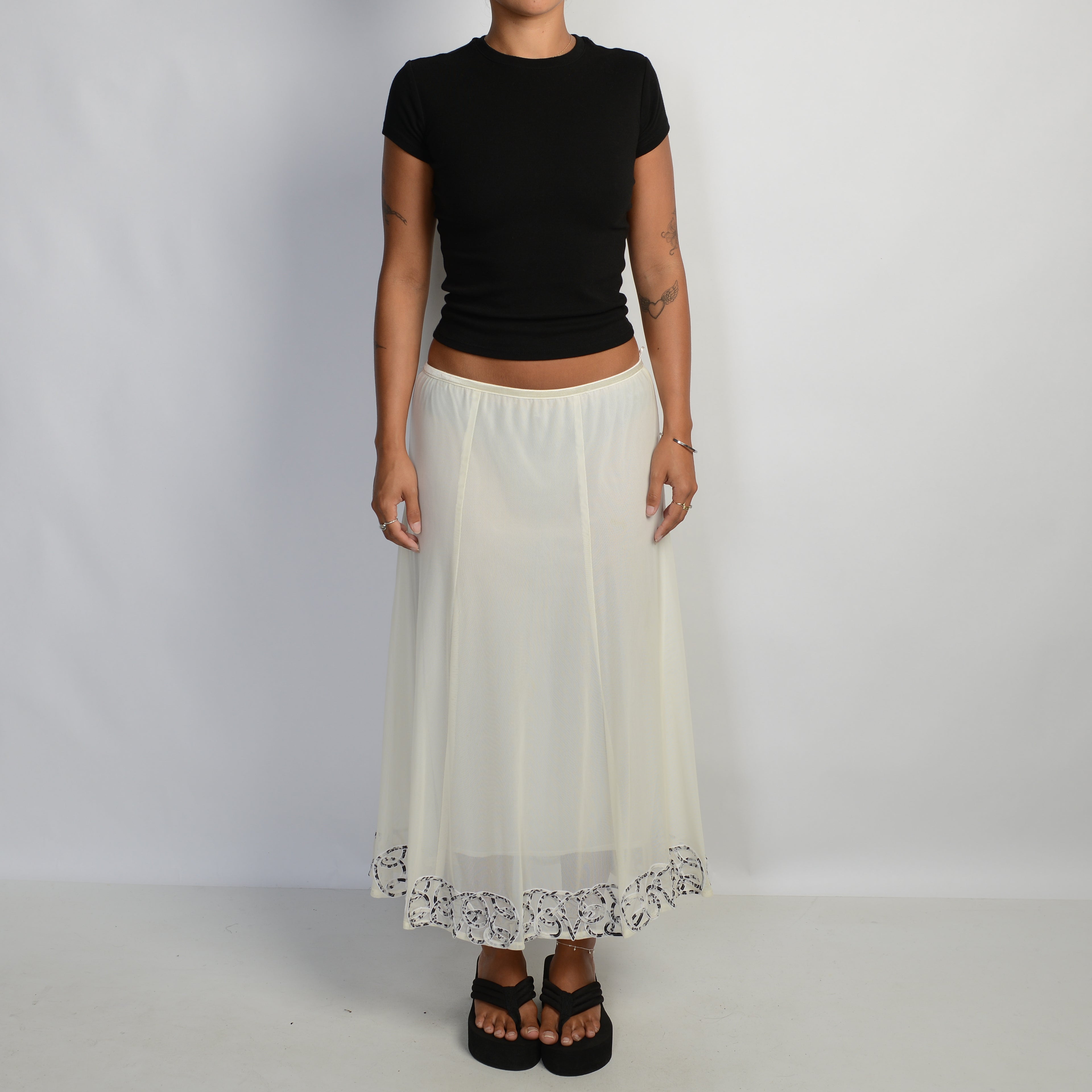 CREAM MESH LONGLINE SKIRT