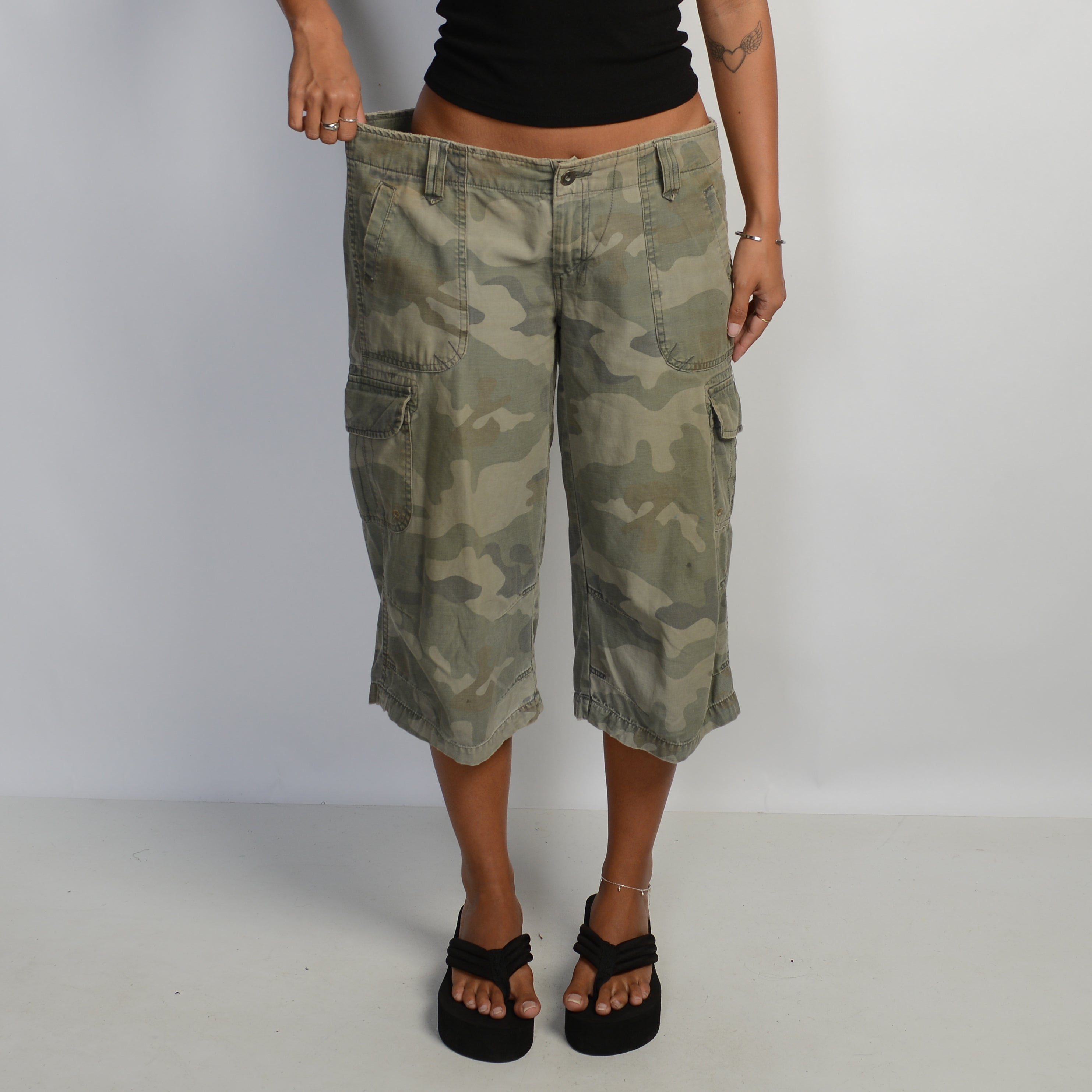 CAMOUFLAGE CROP PANTS