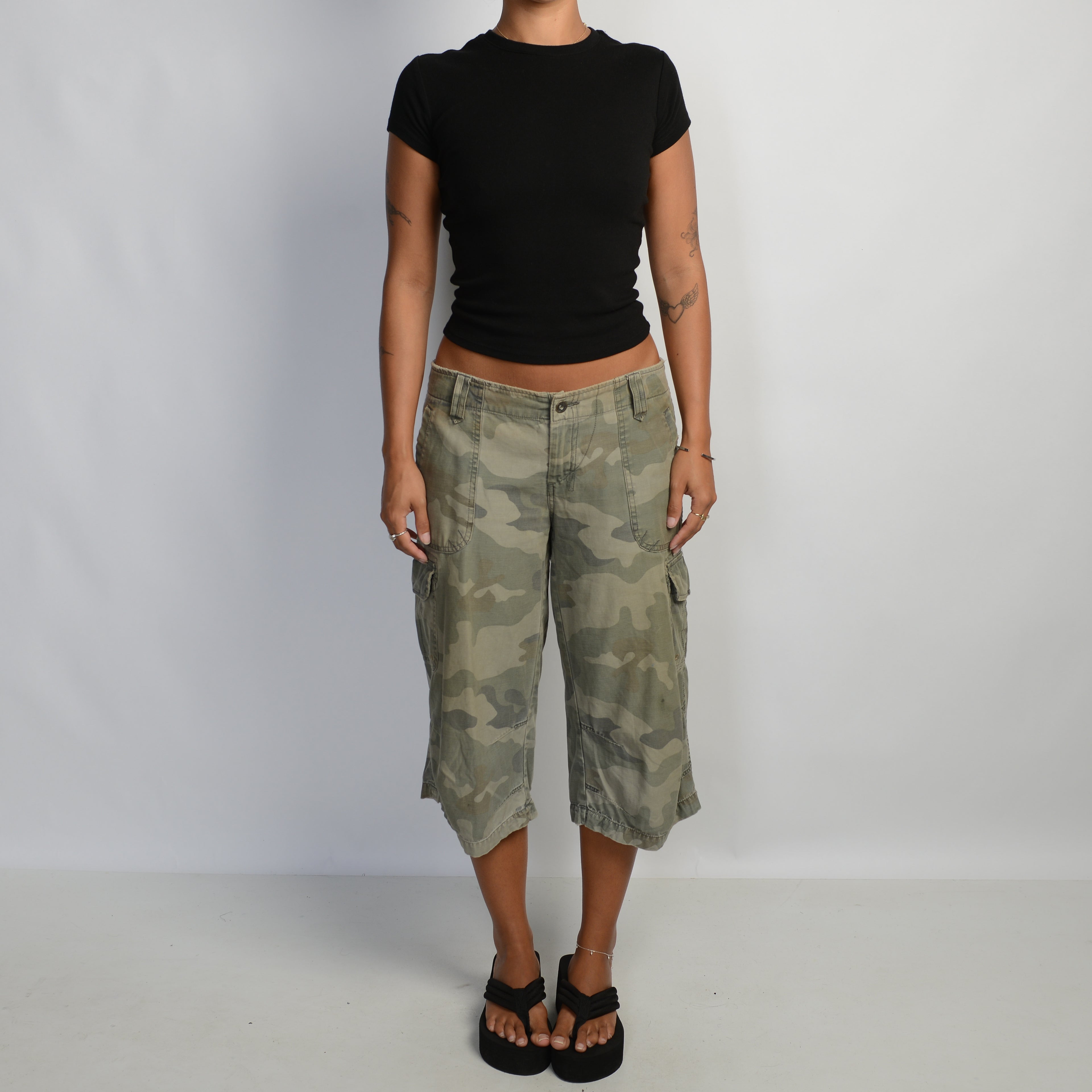 CAMOUFLAGE CROP PANTS
