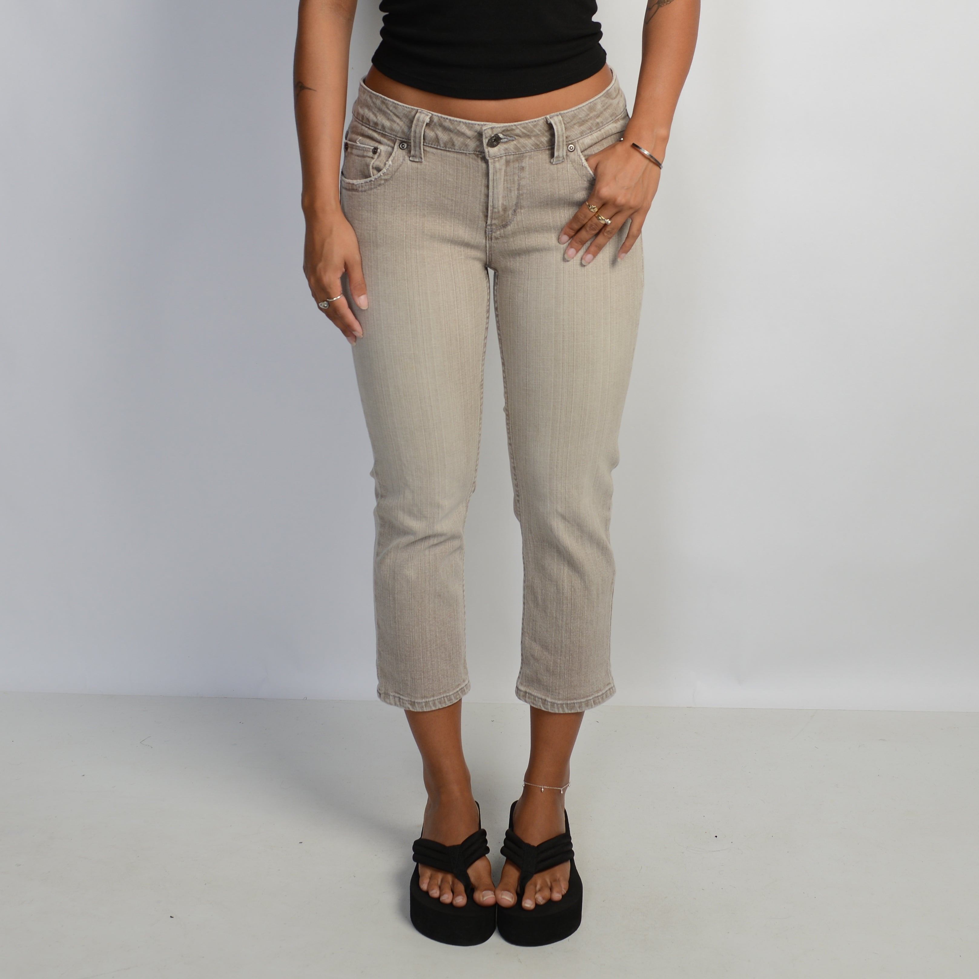 BEIGE DENIM CAPRI JEANS