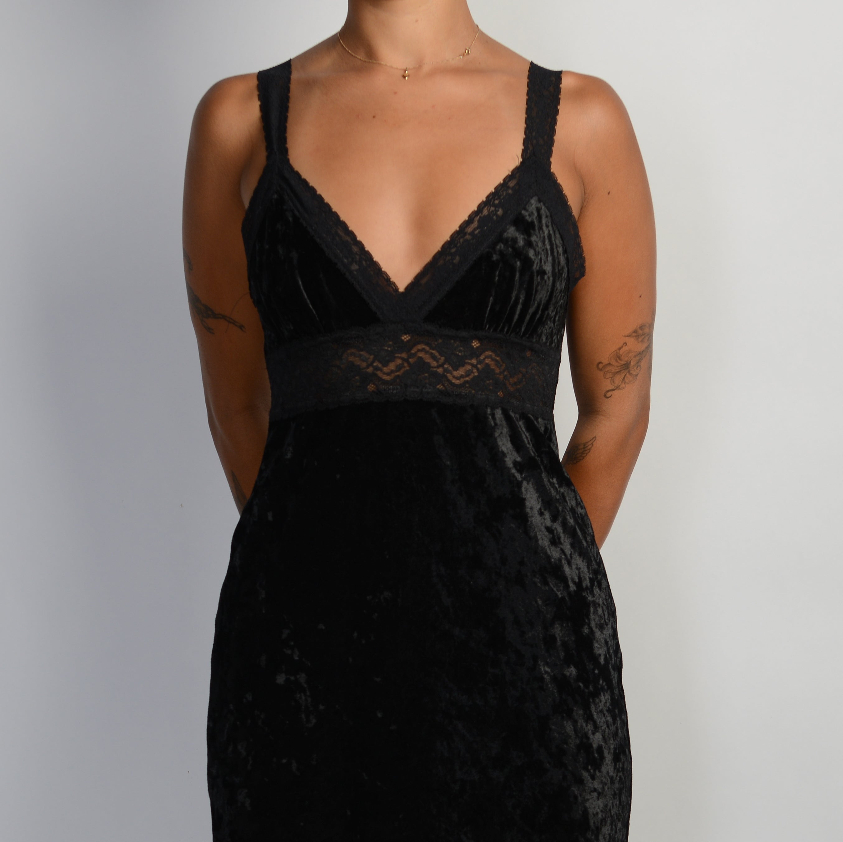 BLACK VELVETEEN MIDI DRESS