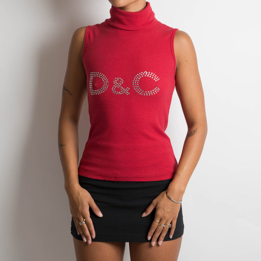 RED D&C SLEEVELESS TURTLENECK