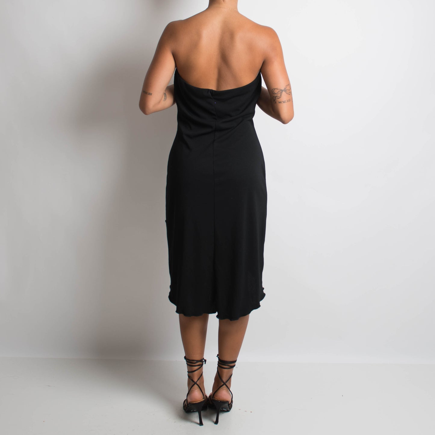 BLACK STRAPLESS DRESS