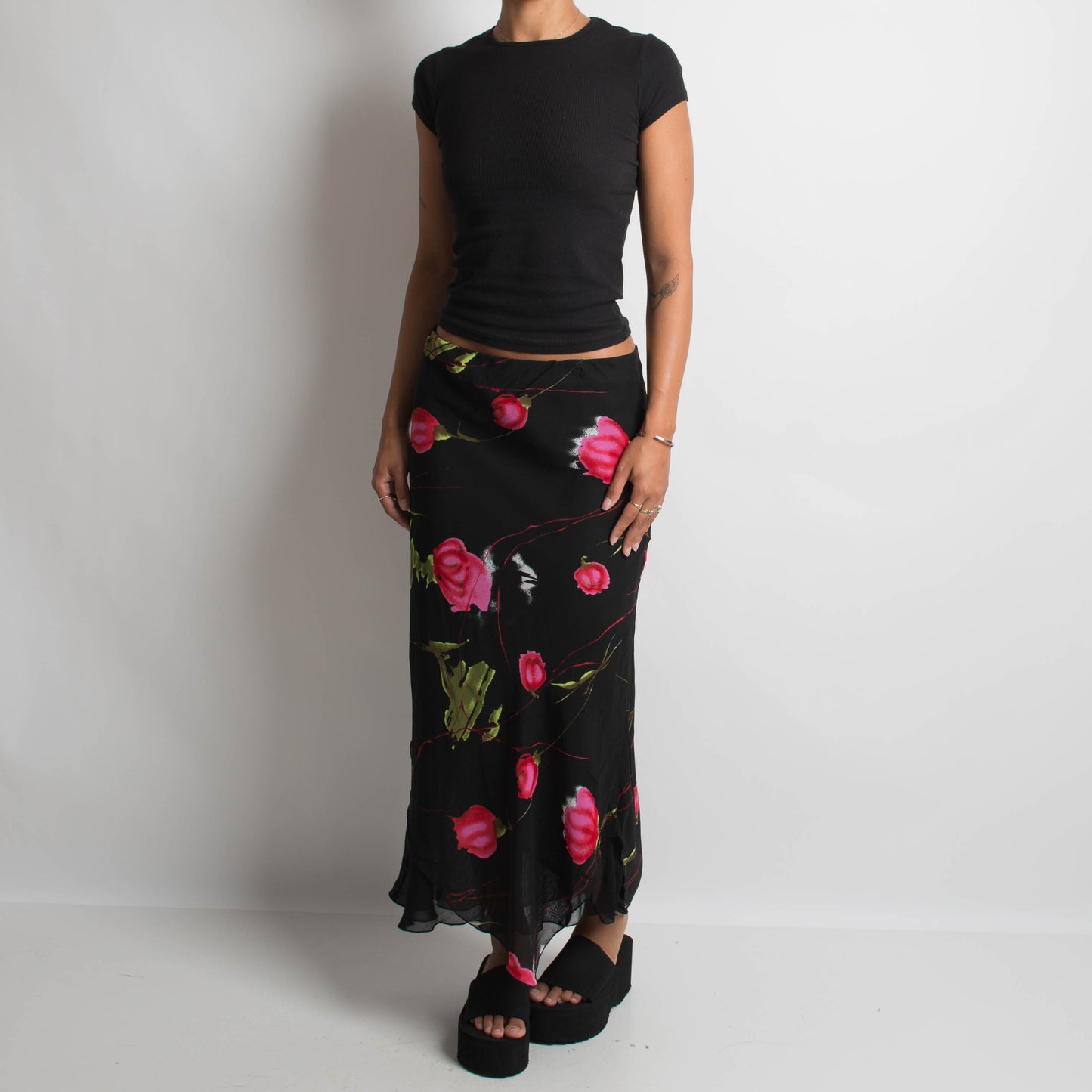 BLACK FLORAL MIDI SKIRT