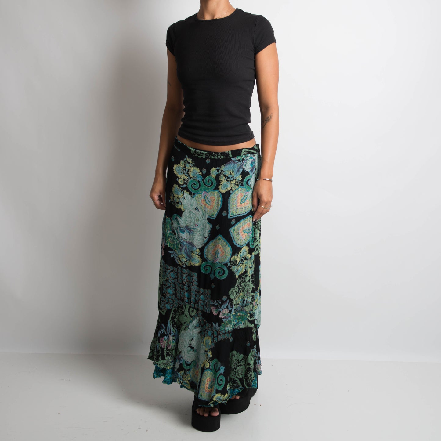 REVERSIBLE MIDI SKIRT