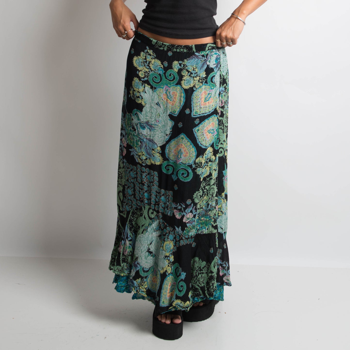 REVERSIBLE MIDI SKIRT