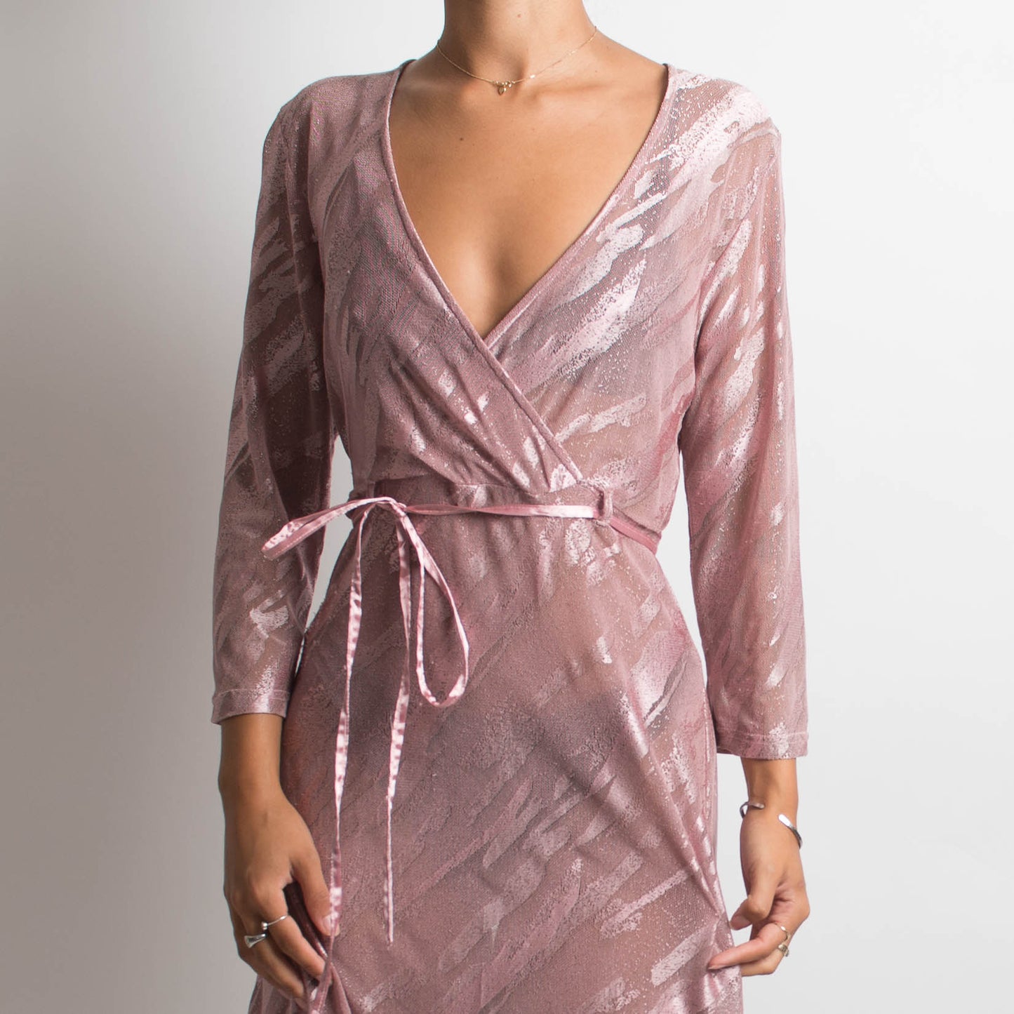 ROBE MIDI SEMI-TRANSPARENTE ROSE