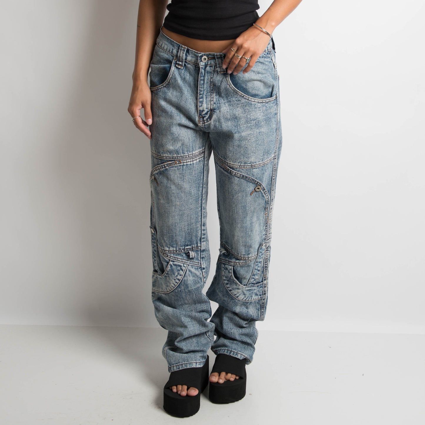 JEANS UTILITAIRES STYLE CHARPENTIER