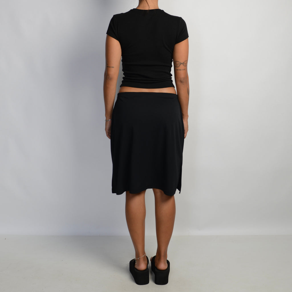 BLACK STRETCH MIDI SKIRT