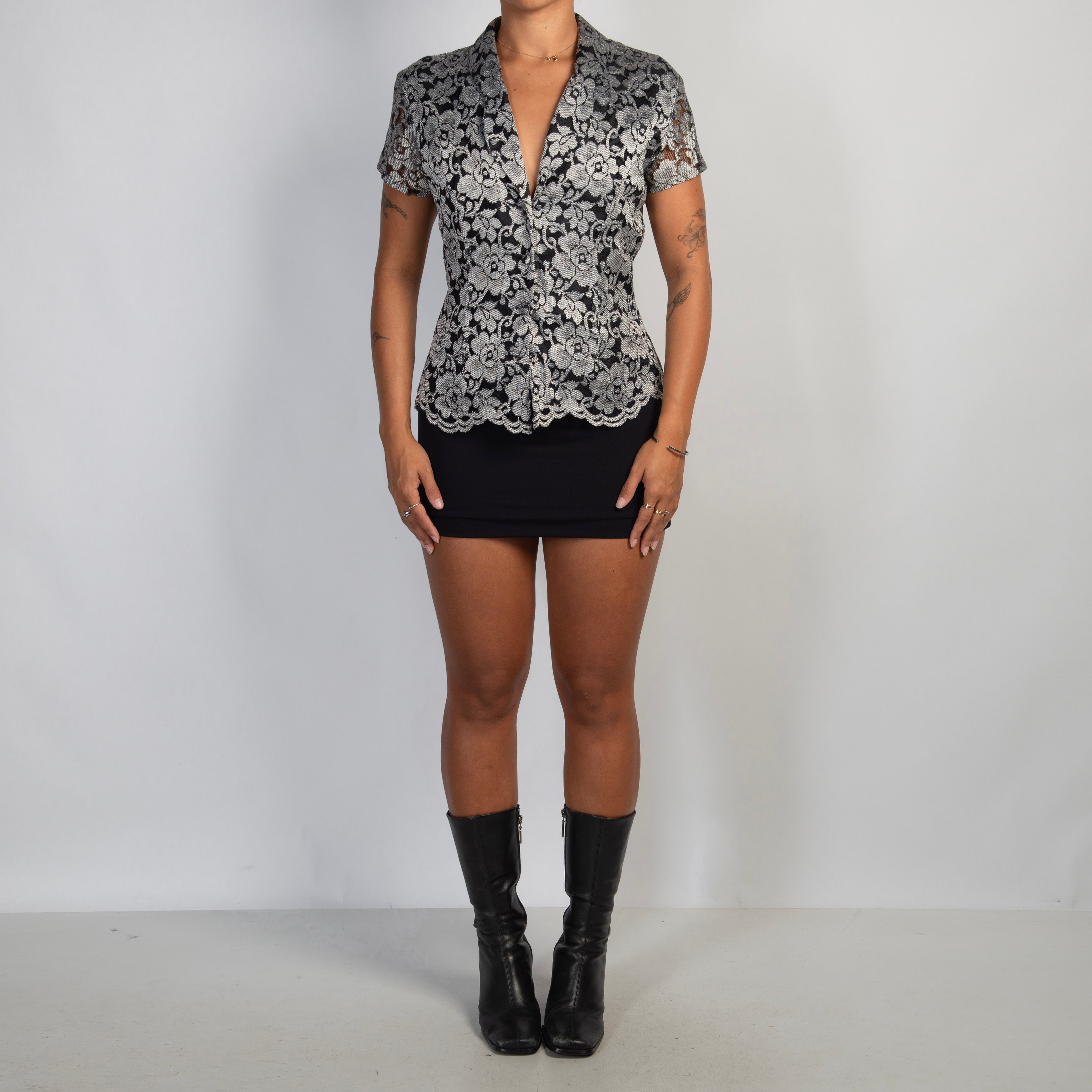 B&W FLORAL LACE BLOUSE