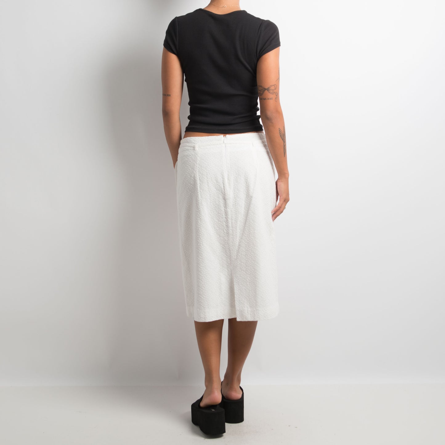 JUPE MIDI BLANCHE EN BRODERIE