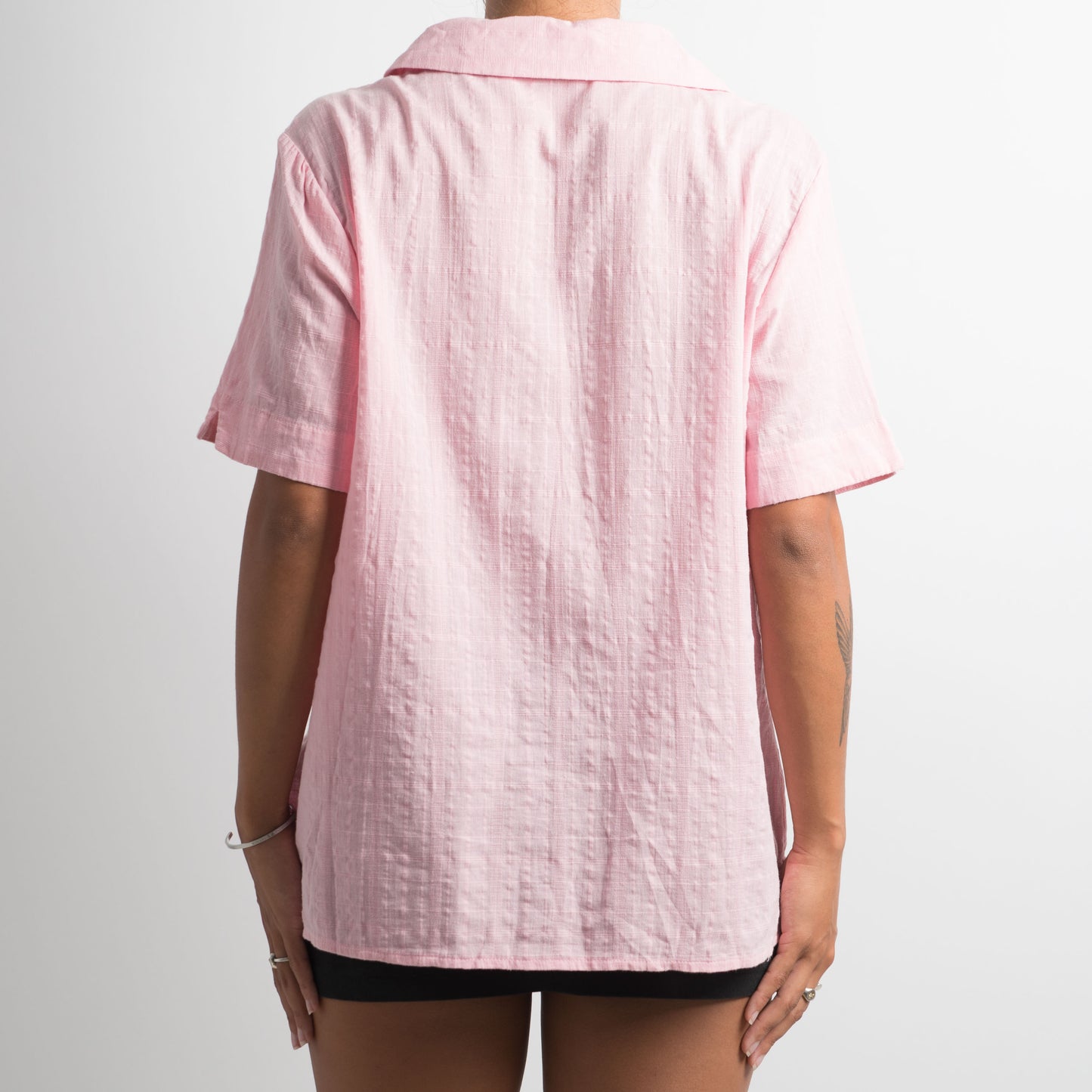 BLOUSE ROSE À MANCHES COURTES