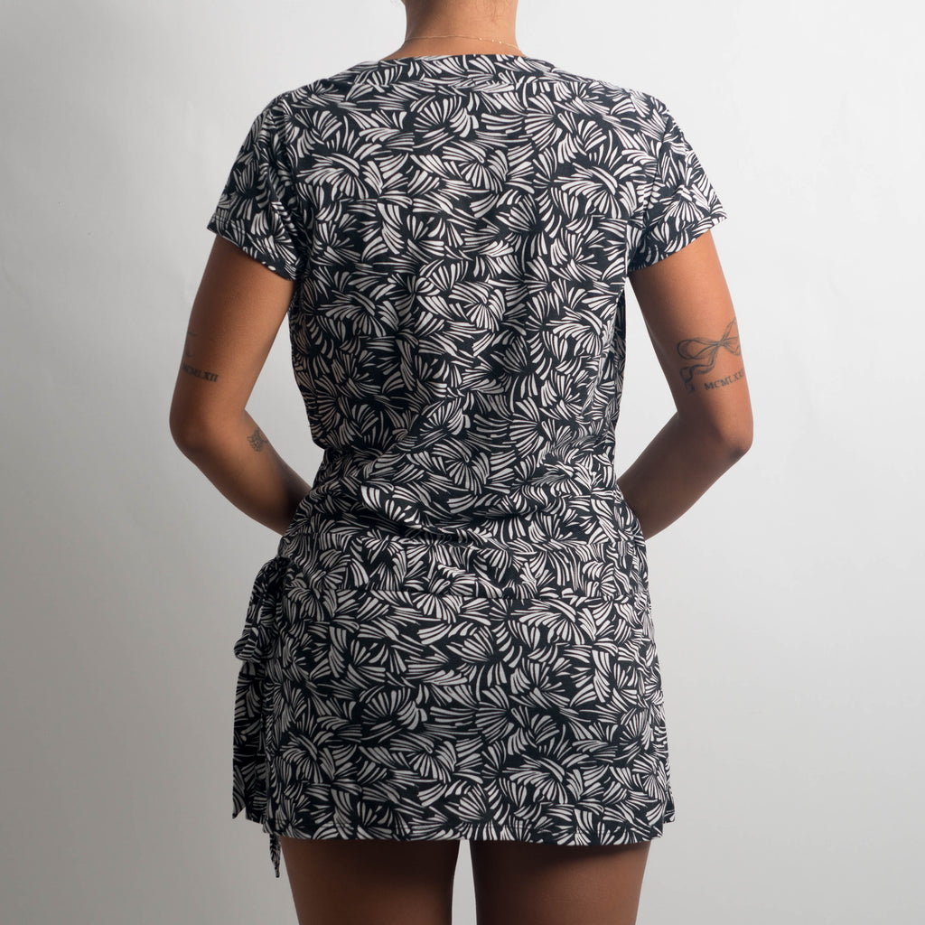 BLACK WRAP LONGLINE TOP